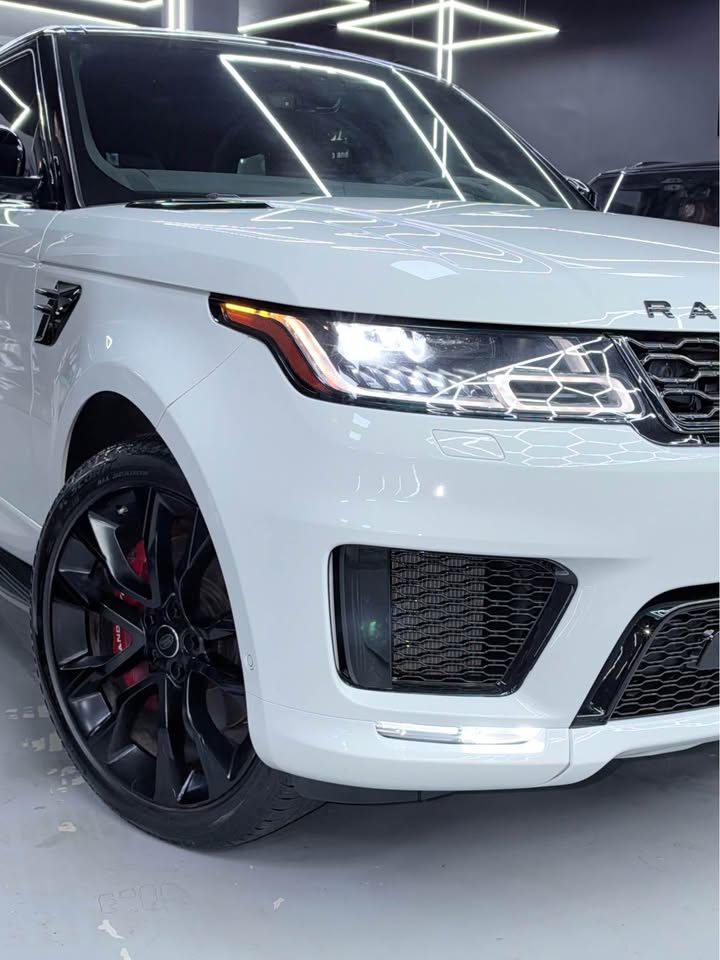 2020 Land Rover Range Rover Sport photo 3