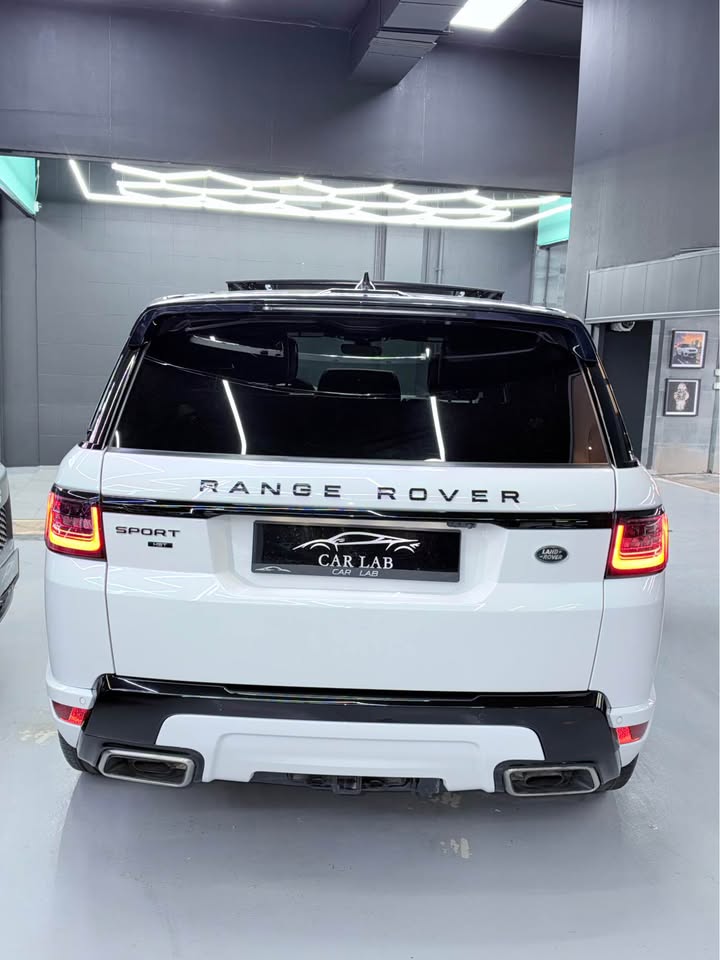 2020 Land Rover Range Rover Sport photo 2