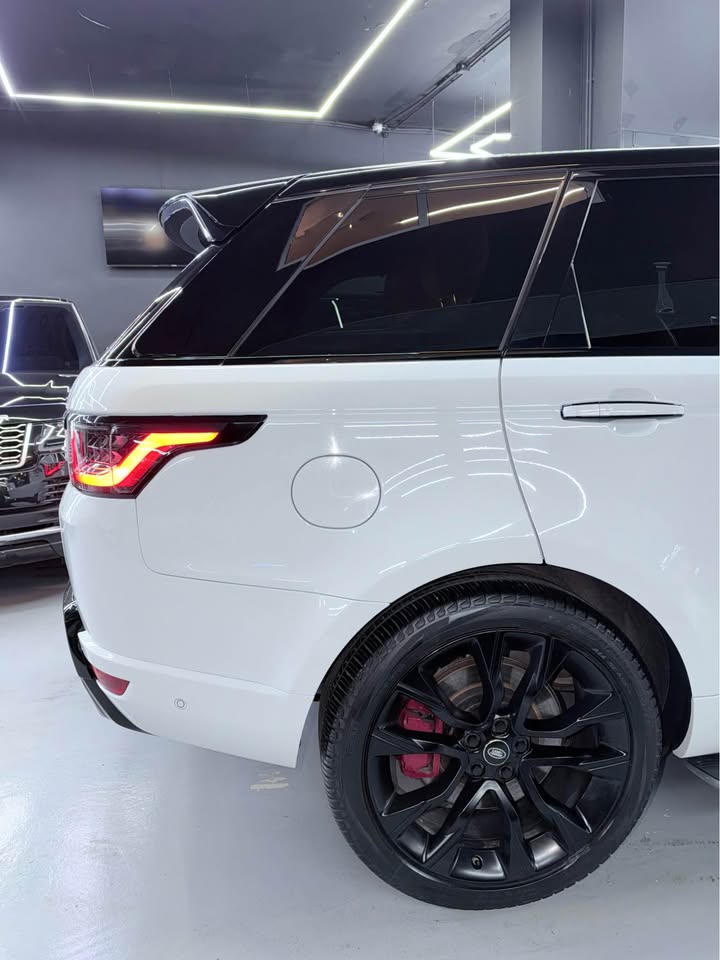 2020 Land Rover Range Rover Sport photo 5