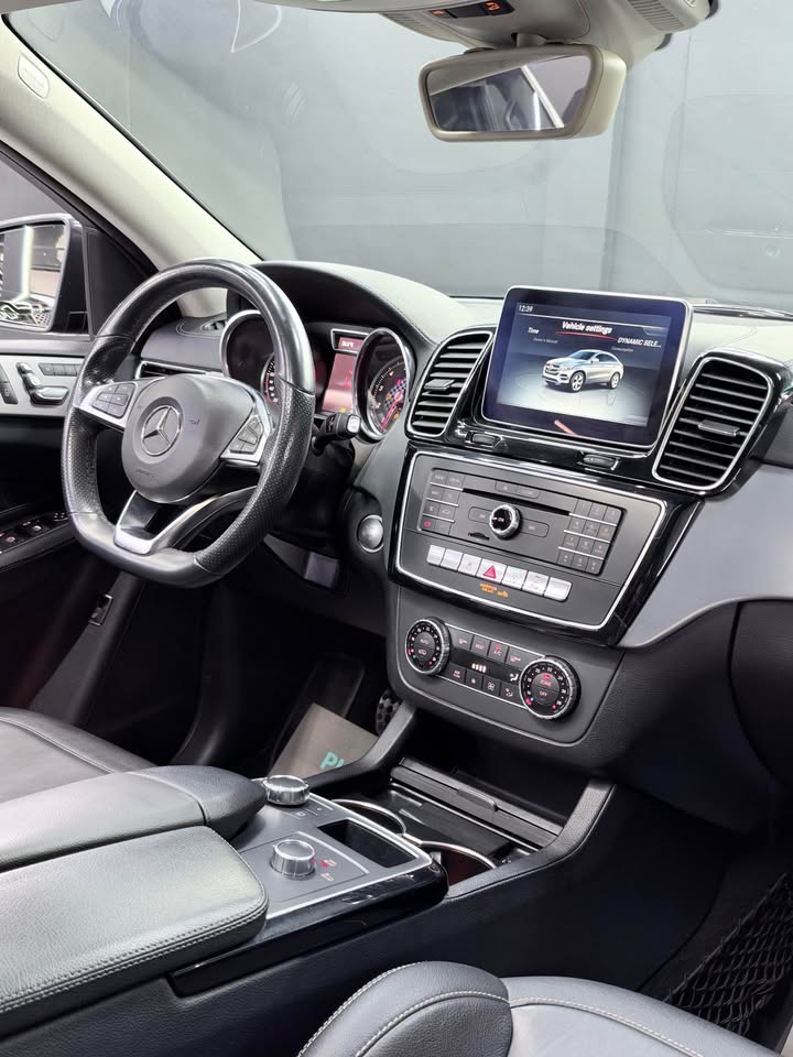2017 Mercedes-Benz GLE photo 10