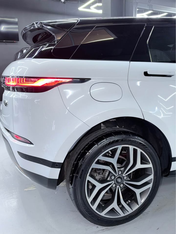 2020 Land Rover Range Rover Evoque photo 4