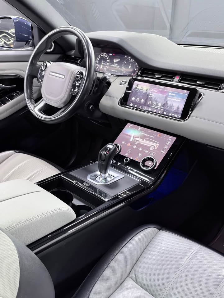 2020 Land Rover Range Rover Evoque photo 9