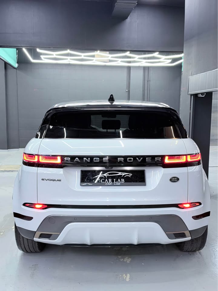 2020 Land Rover Range Rover Evoque photo 3