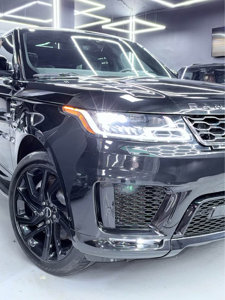 2018 Land Rover Range Rover Sport photo 3