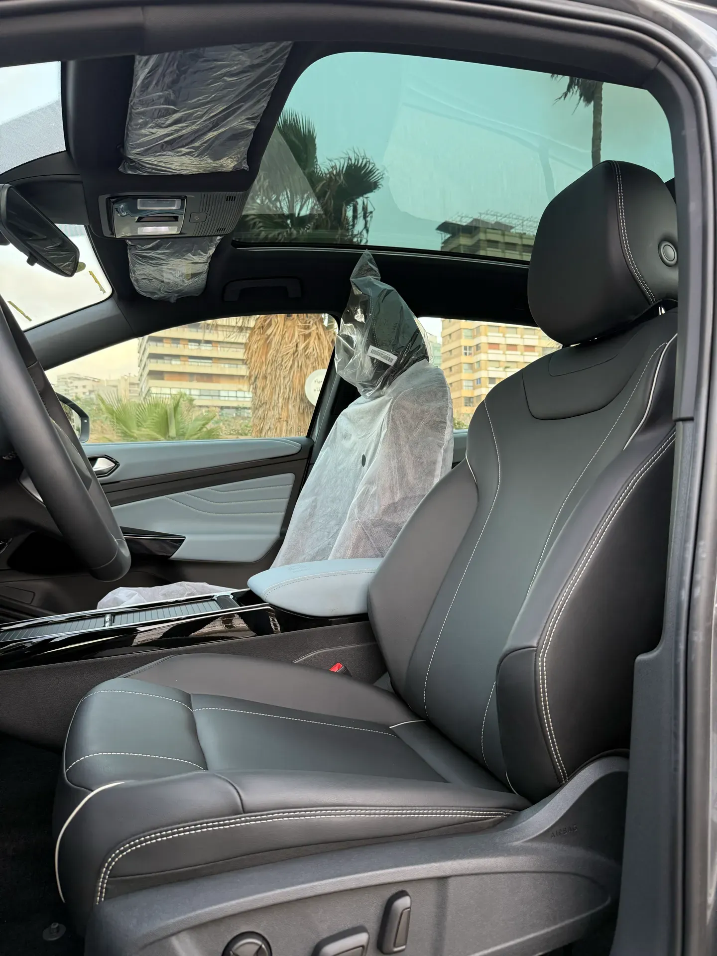 2025 Volkswagen ID.4 photo 8