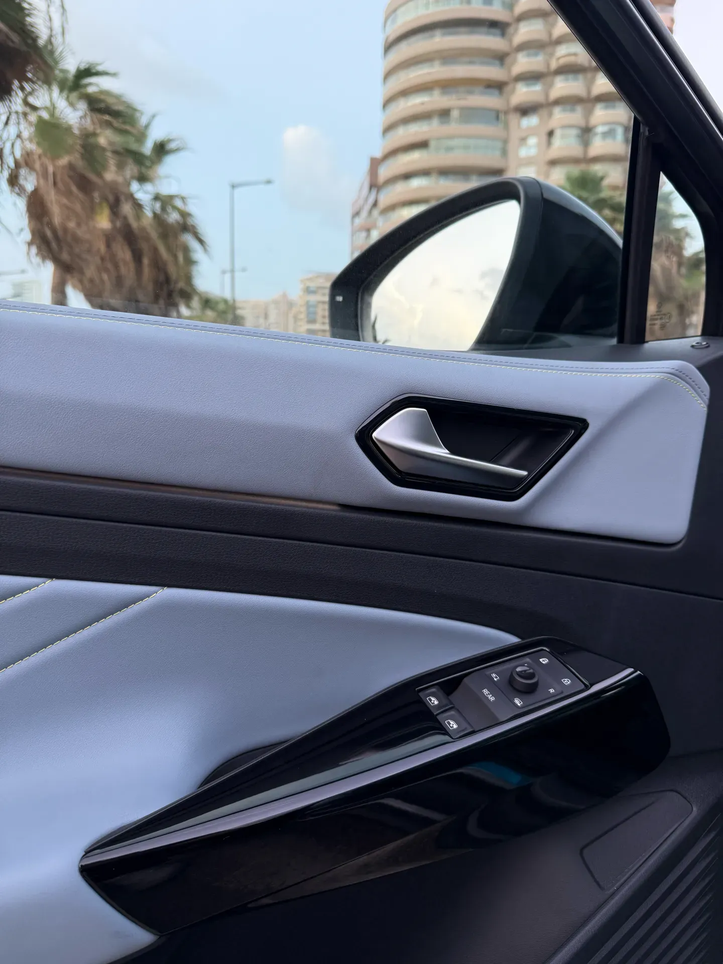 2025 Volkswagen ID.4 photo 13