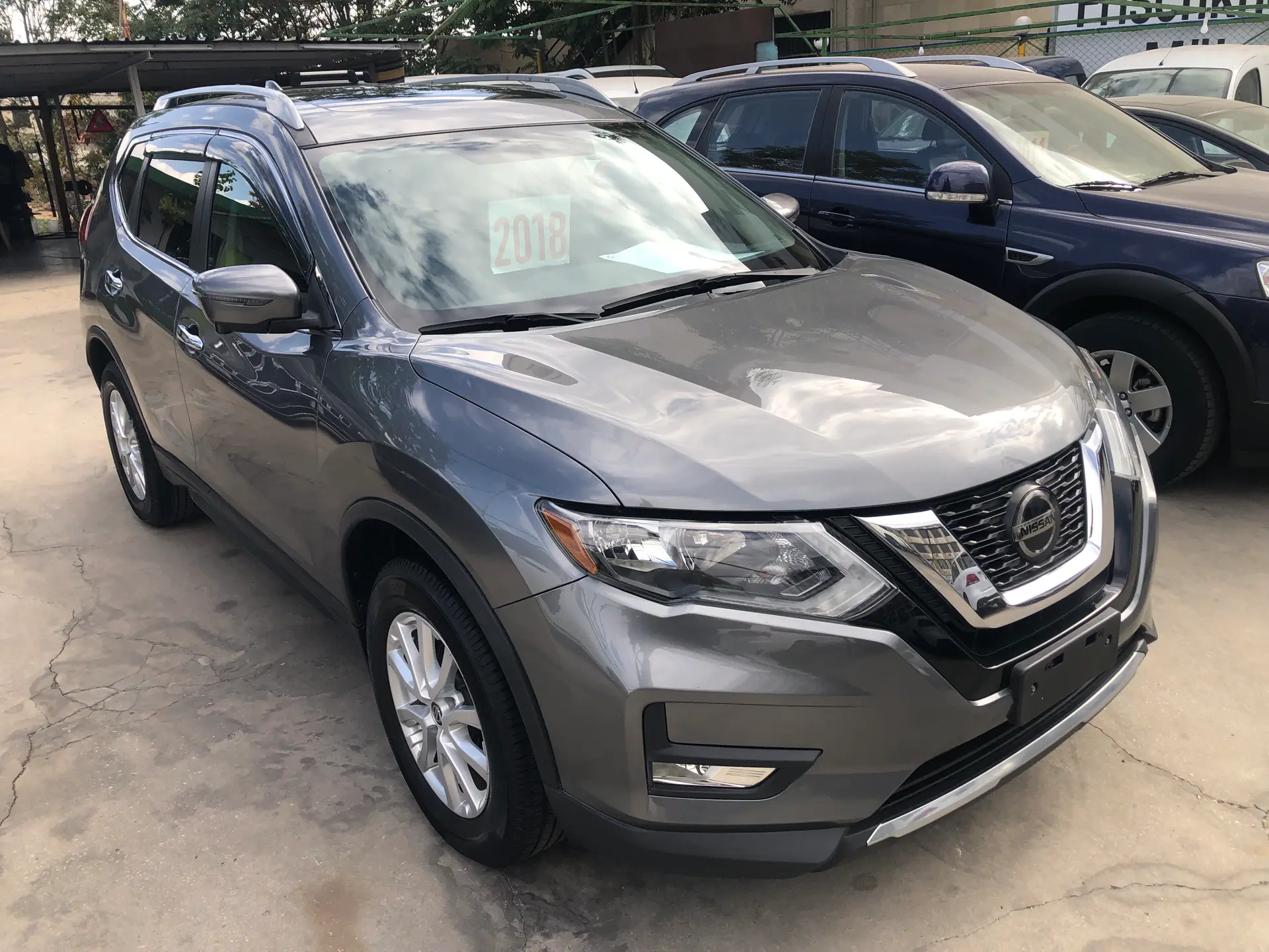 2018 Nissan Rogue photo 3