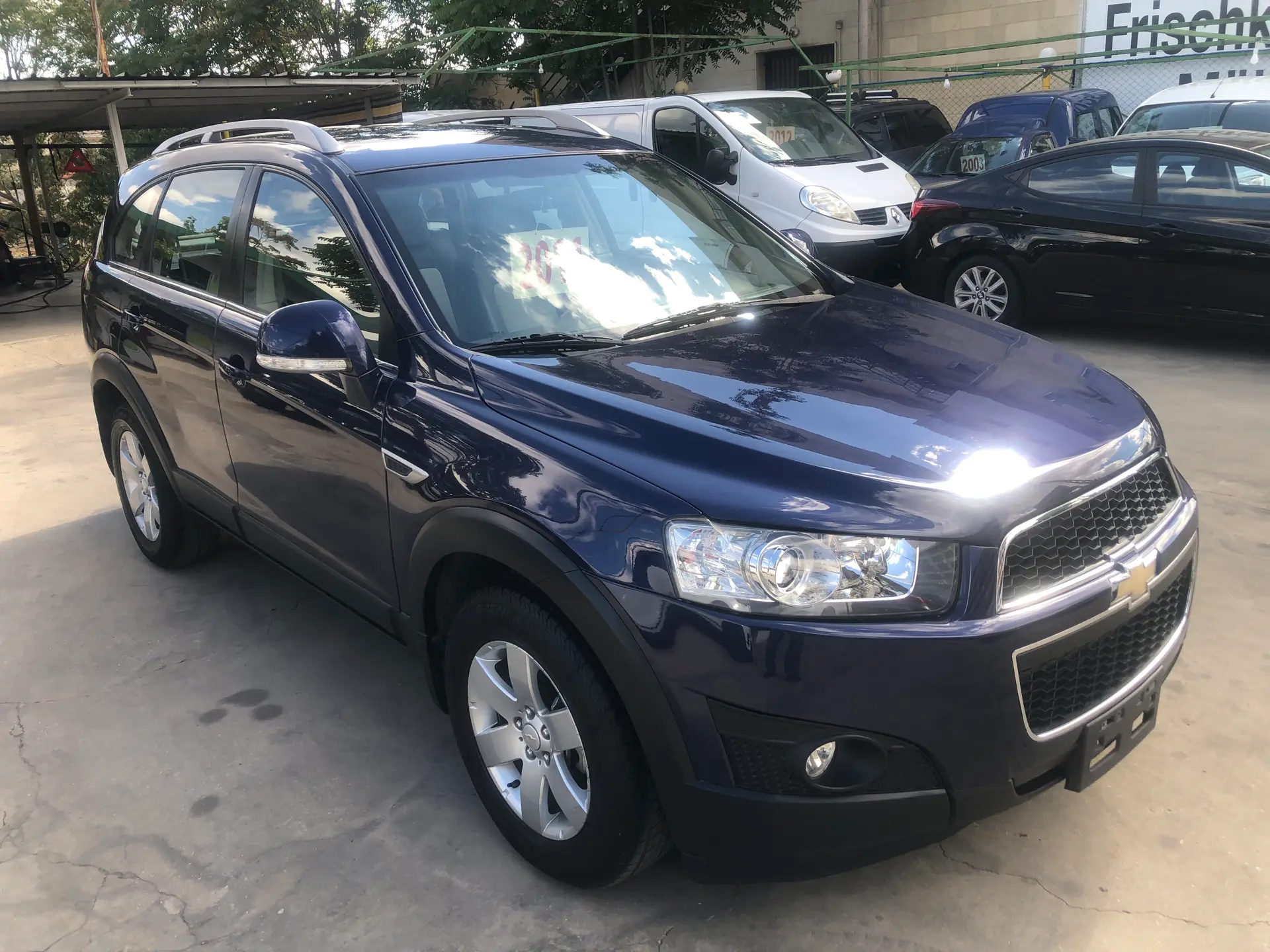 2011 Chevrolet Captiva Sport photo 3