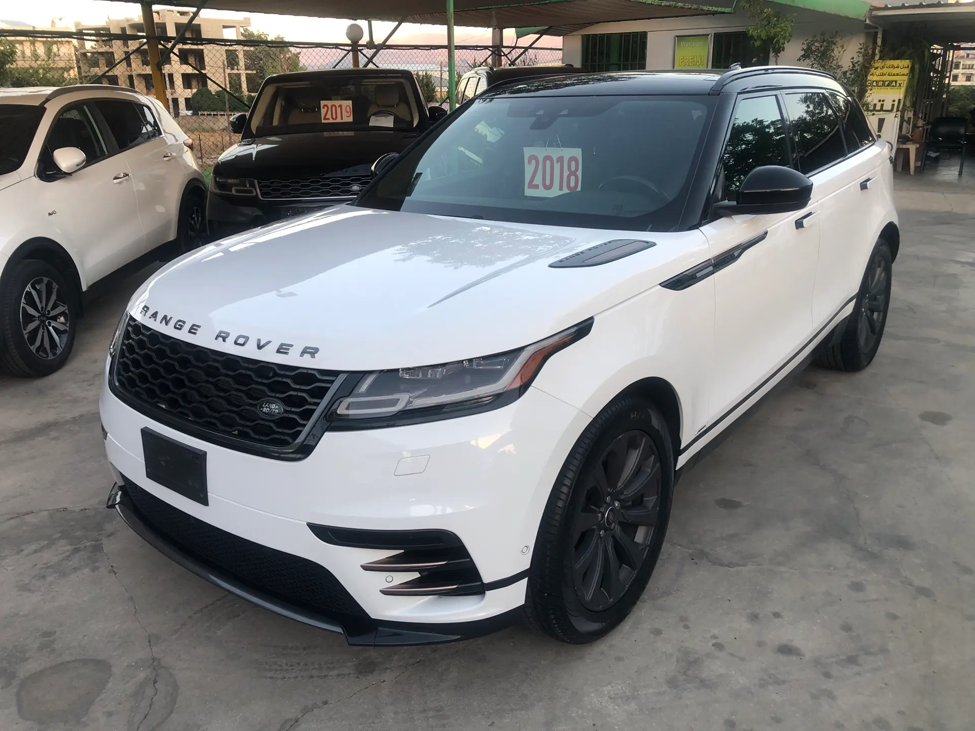 2018 Land Rover Range Rover Velar photo 2