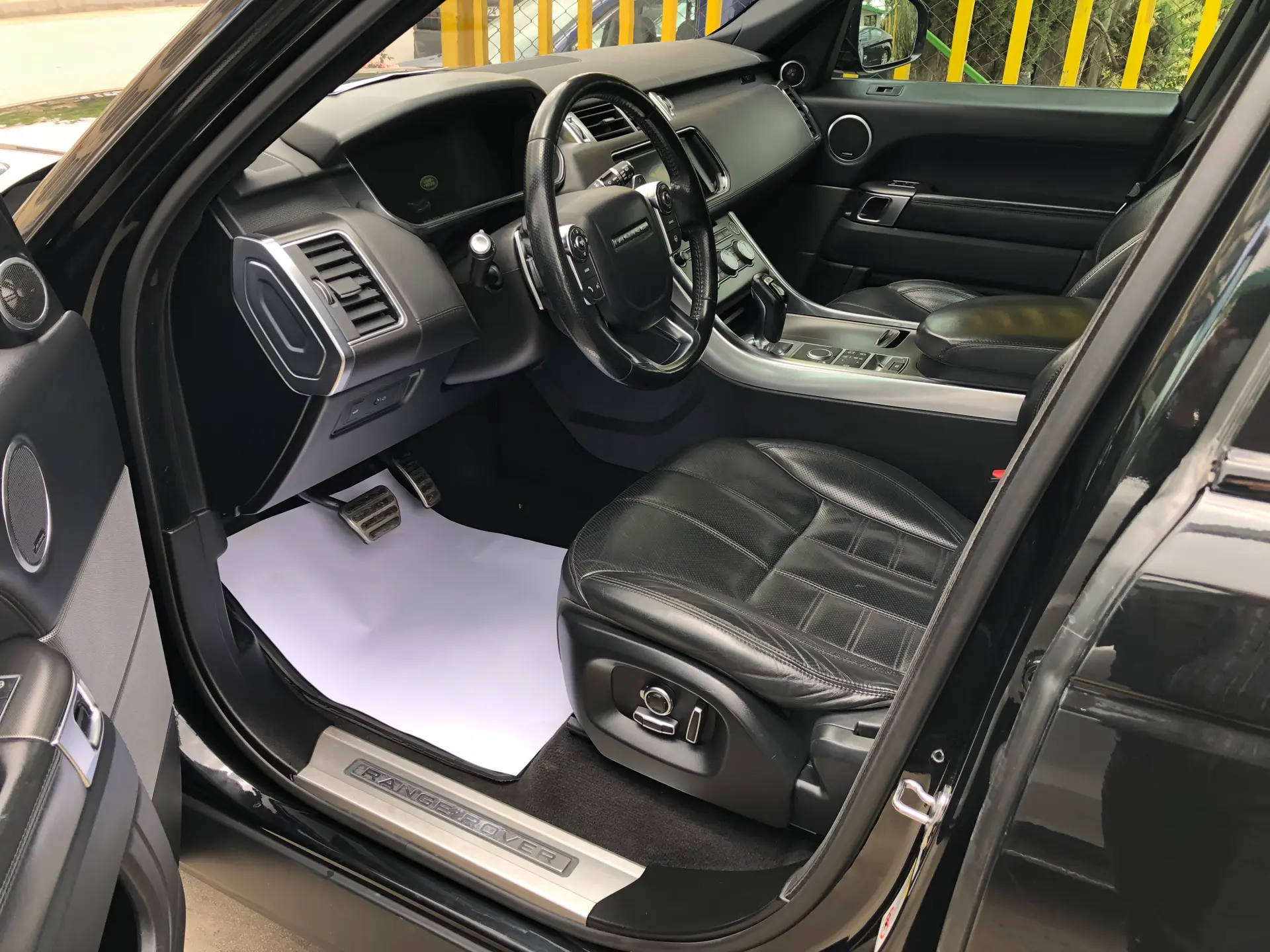 2016 Land Rover Range Rover Sport photo 6