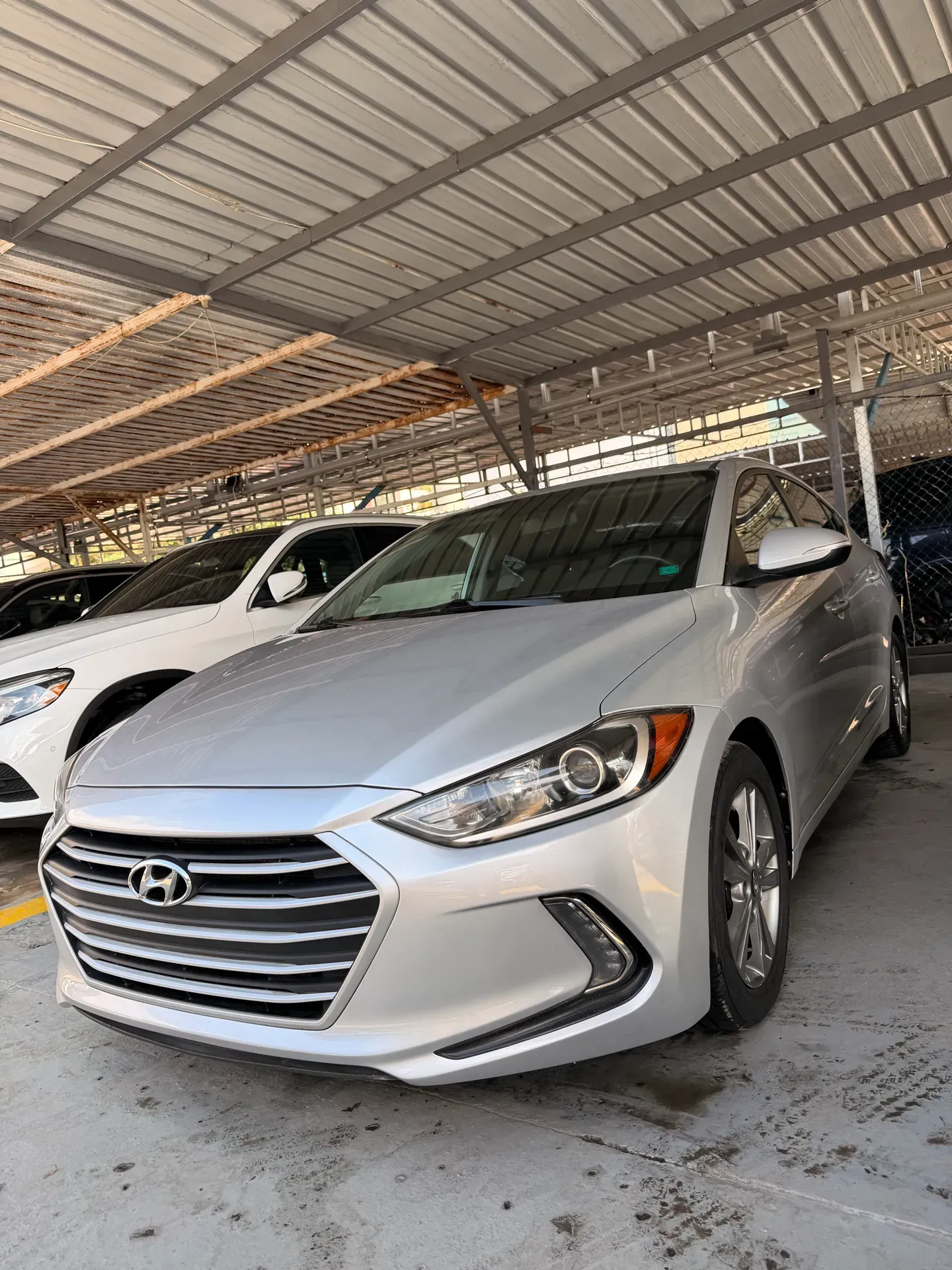 2018 Hyundai Elantra photo 3