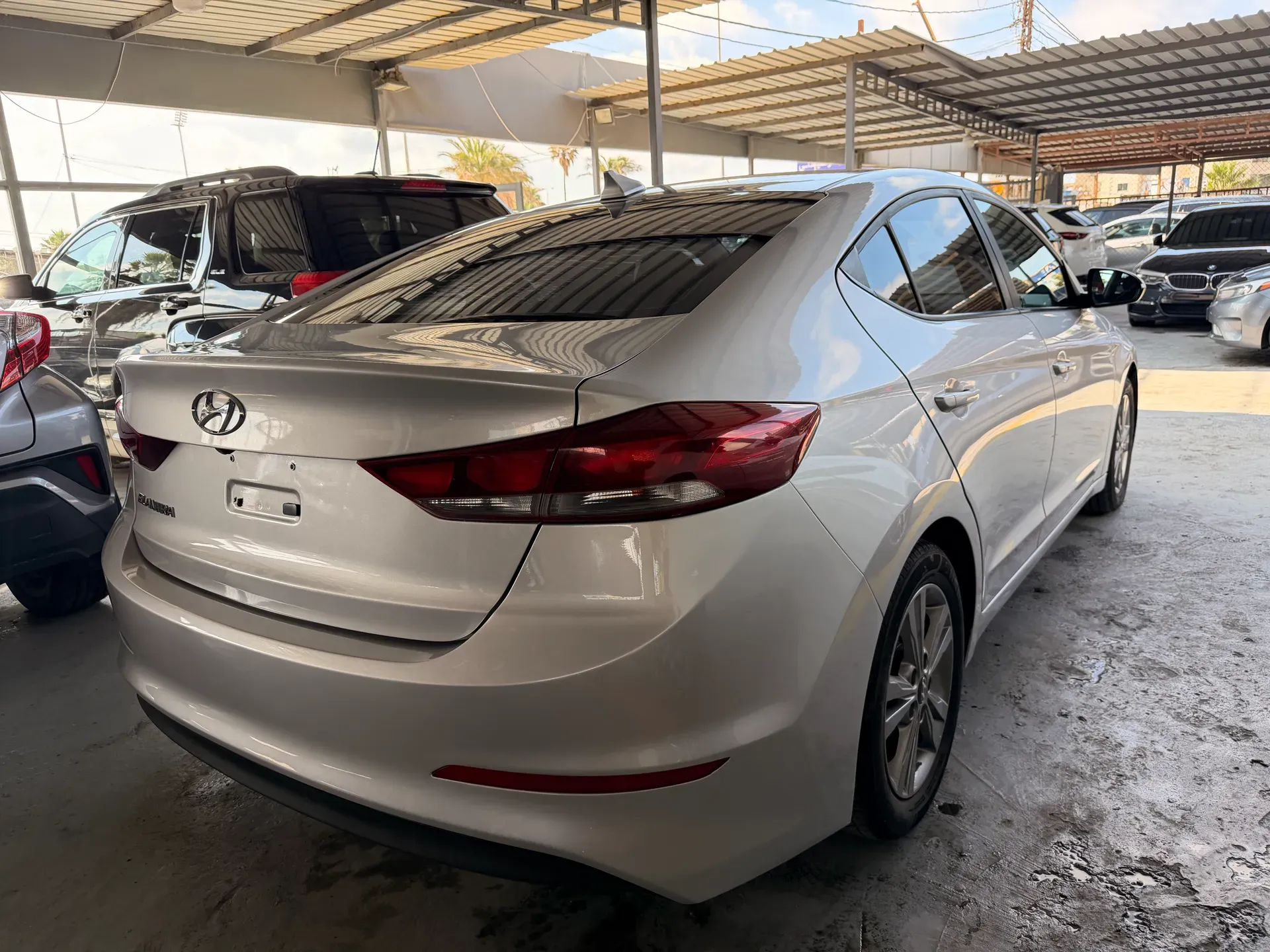 2018 Hyundai Elantra photo 5