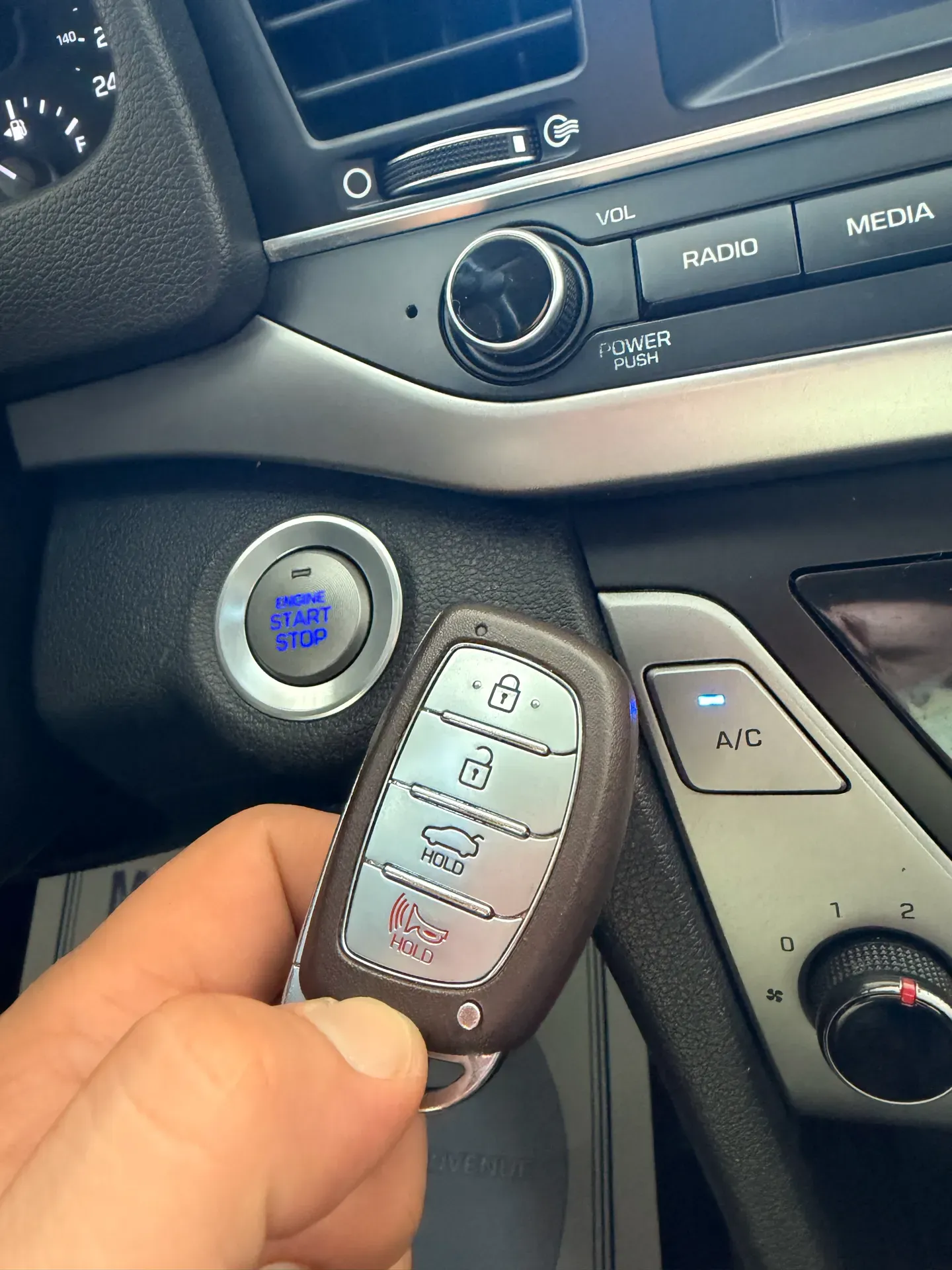 2018 Hyundai Elantra photo 12