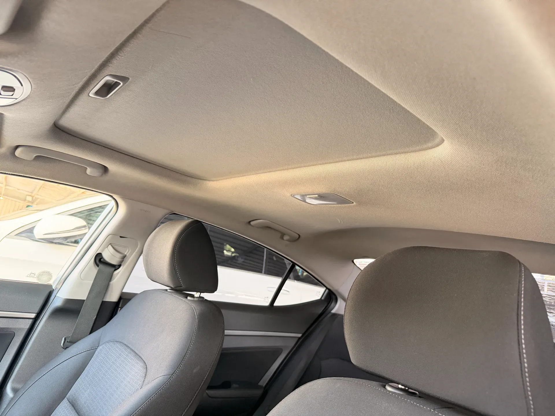 2018 Hyundai Elantra photo 13
