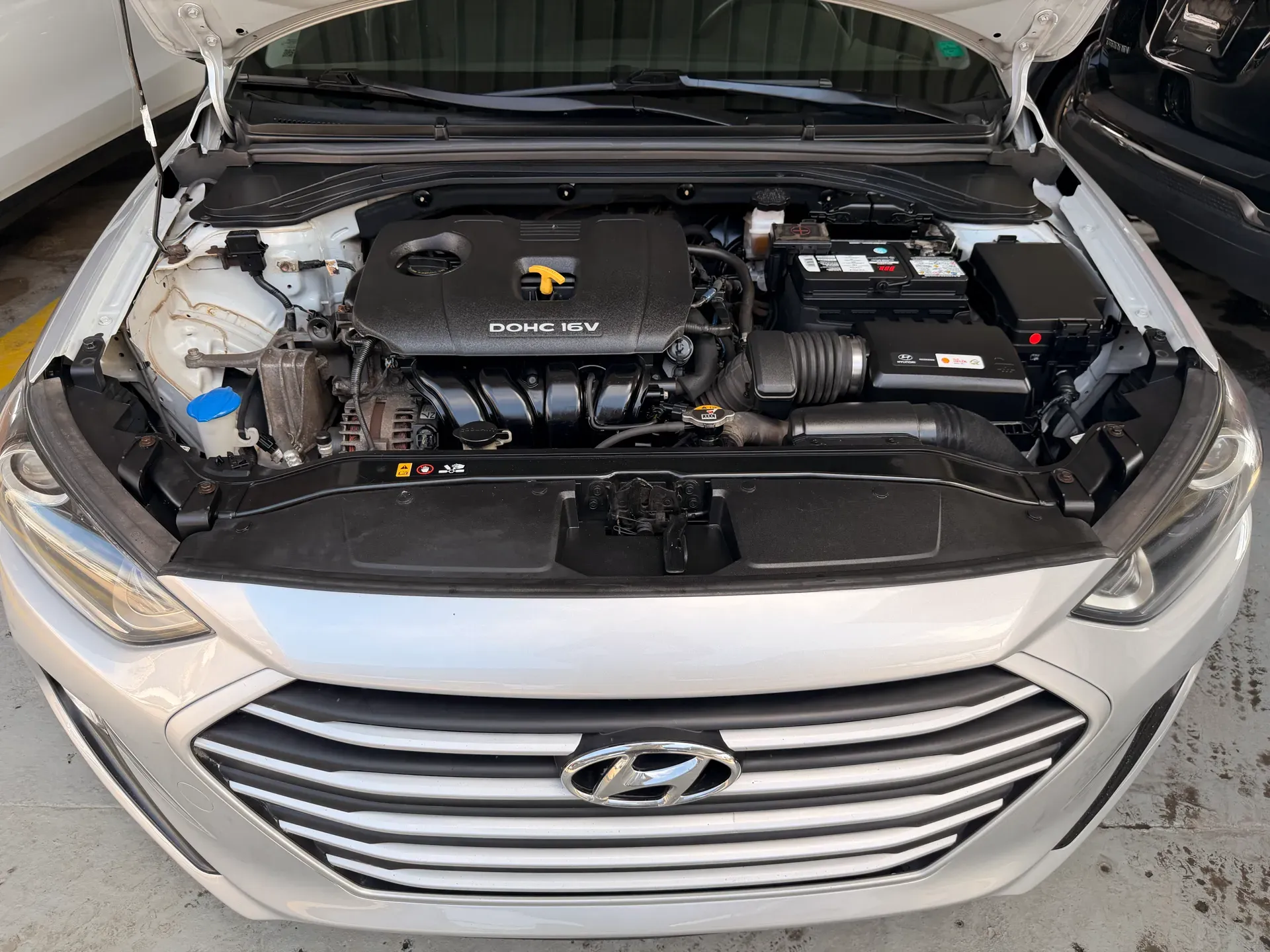 2018 Hyundai Elantra photo 14