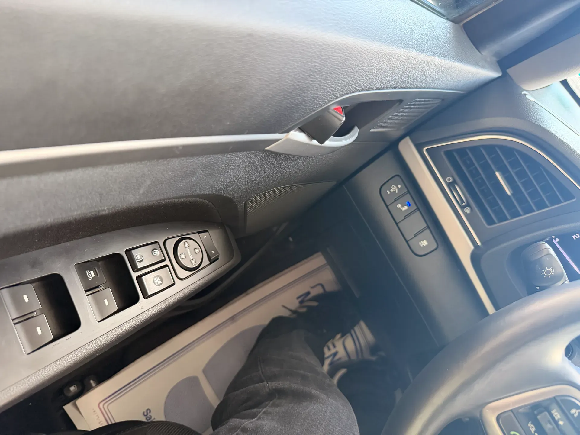 2018 Hyundai Elantra photo 15
