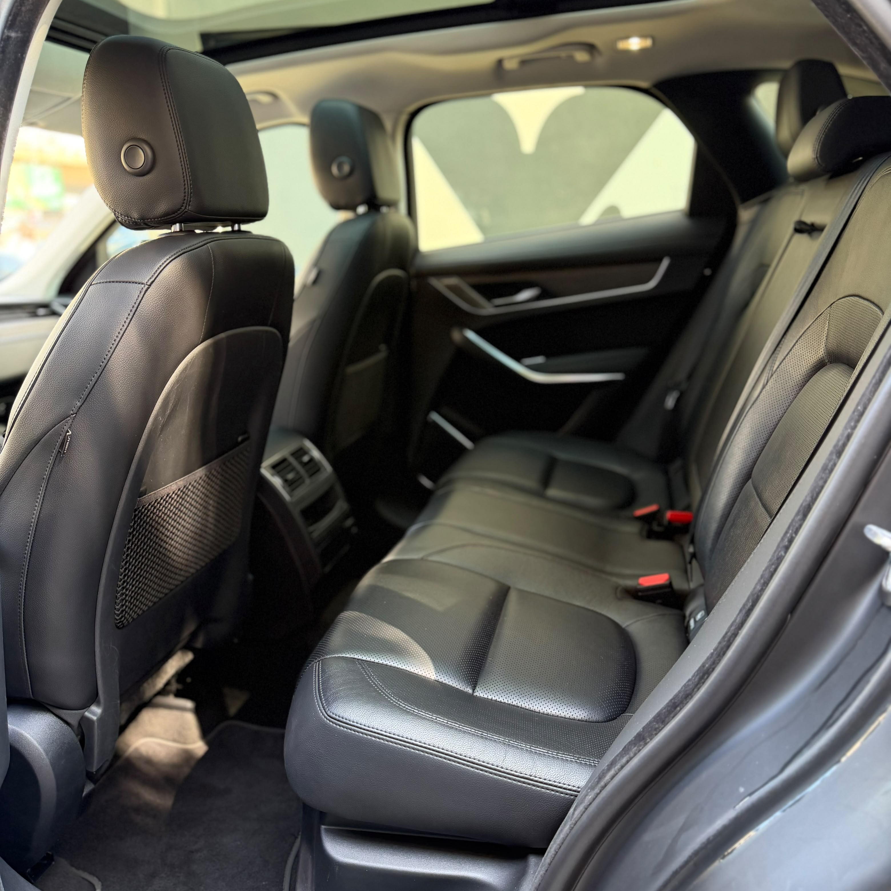 2021 Jaguar F-PACE photo 5