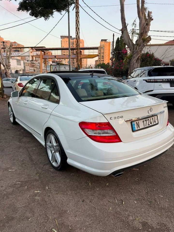 2011 Mercedes-Benz C-Class photo 4