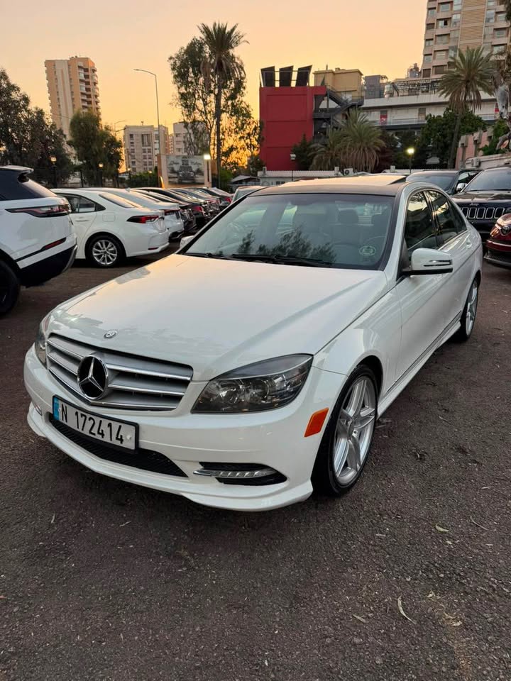 2011 Mercedes-Benz C-Class photo 5