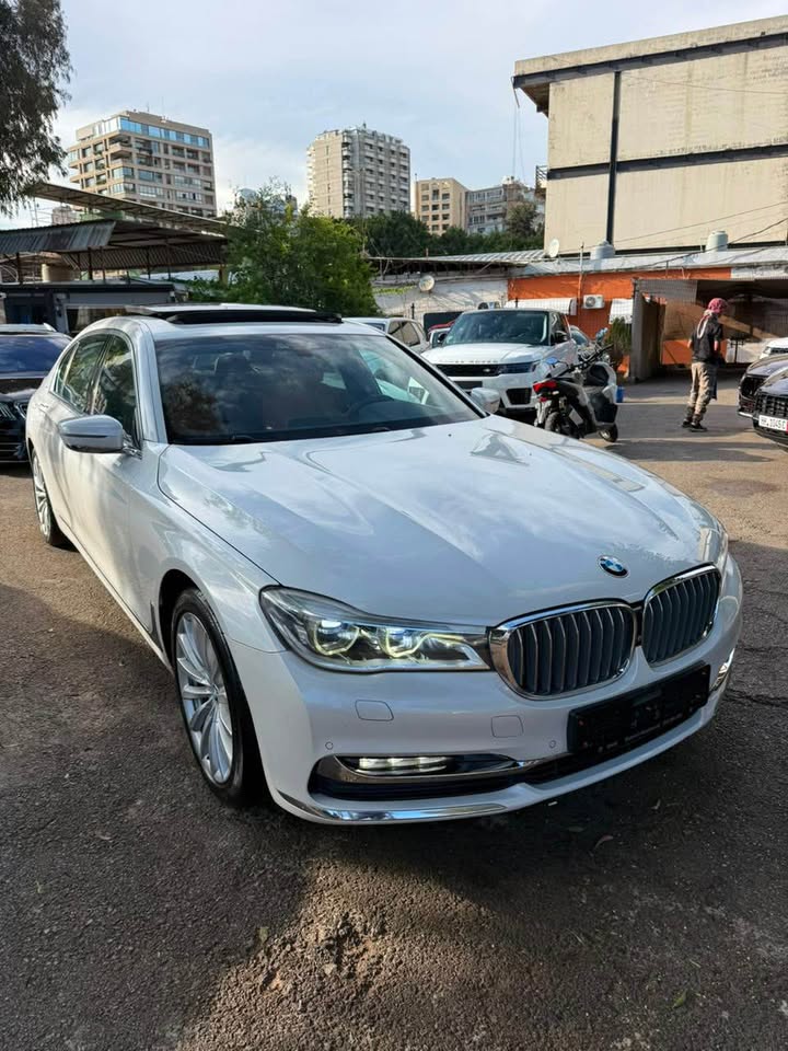 2017 BMW 7 Series photo 5