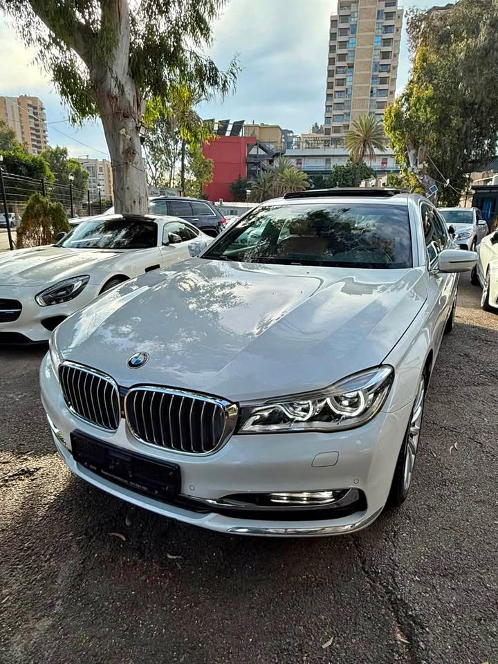 2017 BMW 7 Series photo 7