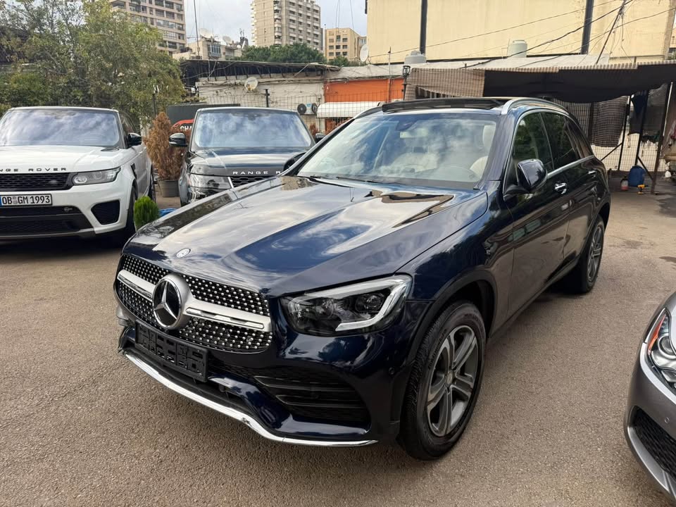 2017 Mercedes-Benz GLC photo 3