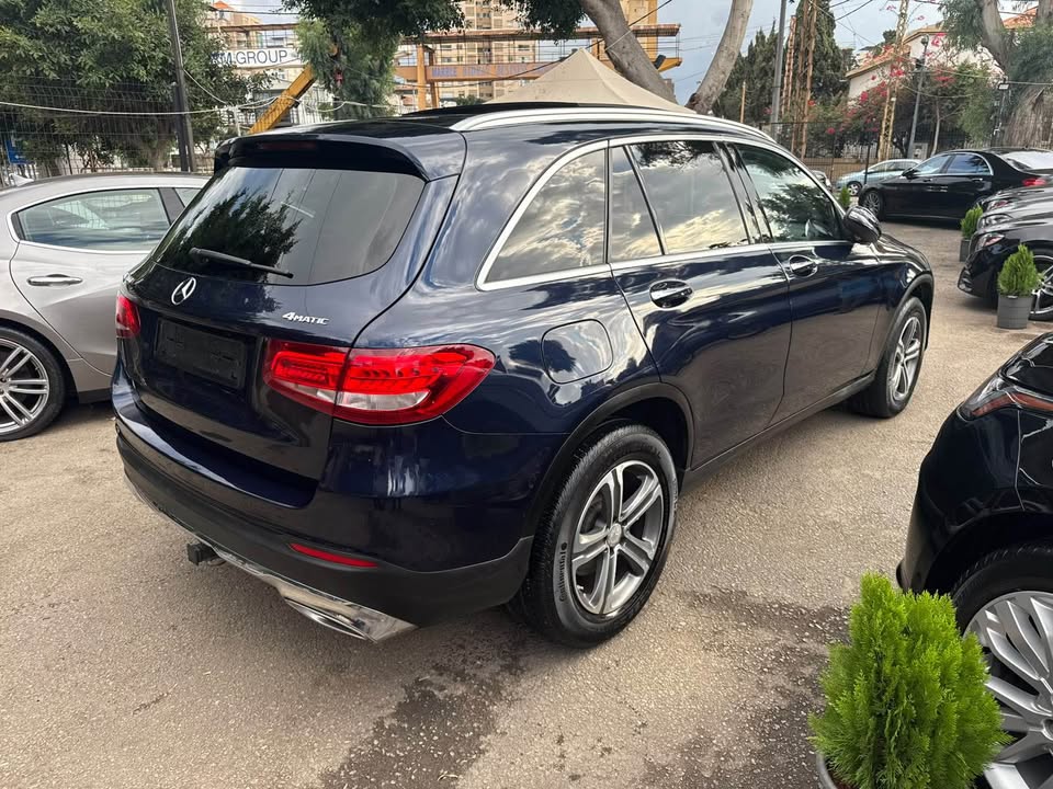 2017 Mercedes-Benz GLC photo 5