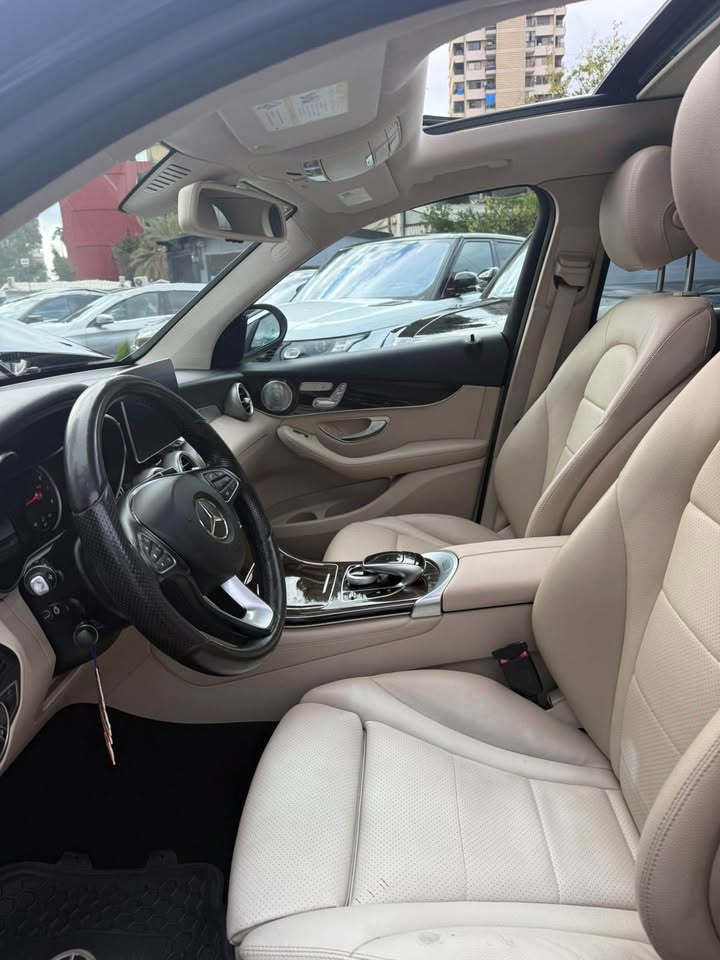 2017 Mercedes-Benz GLC photo 10