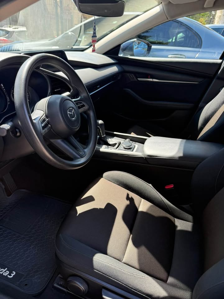 2019 MAZDA 3 photo 2