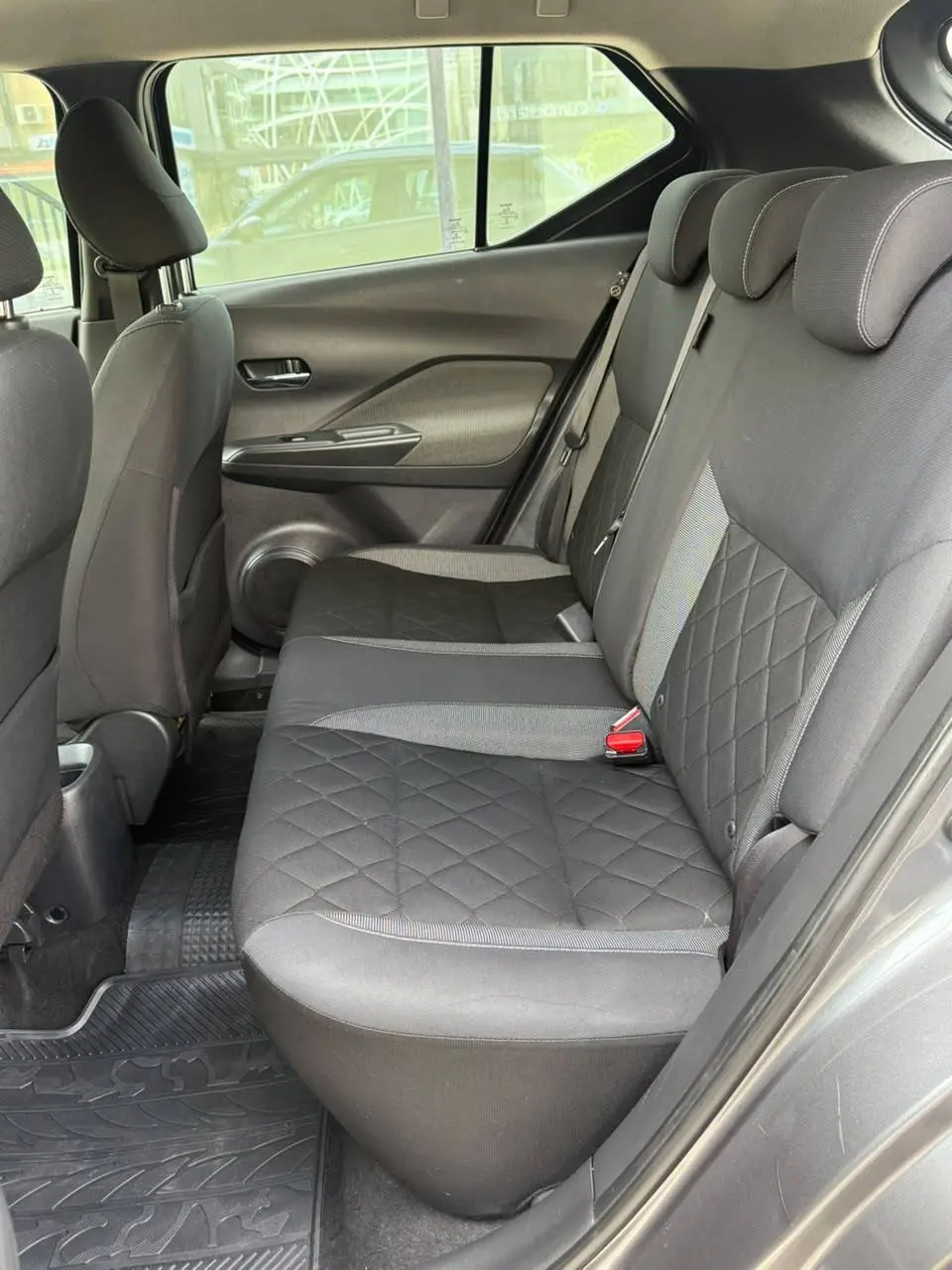2020 Nissan Kicks photo 6