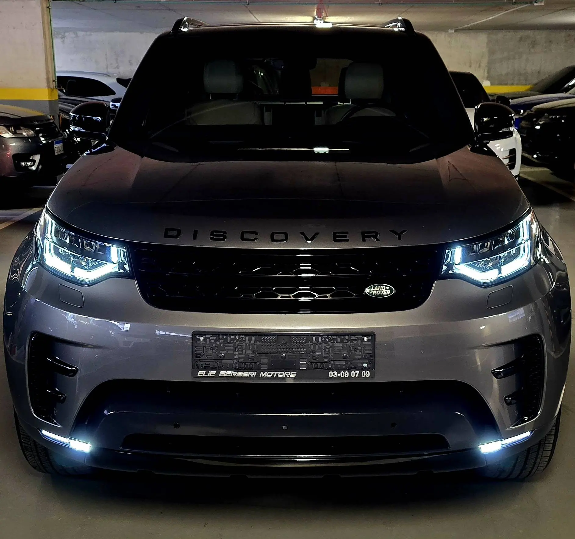 2018 Land Rover Discovery photo 3