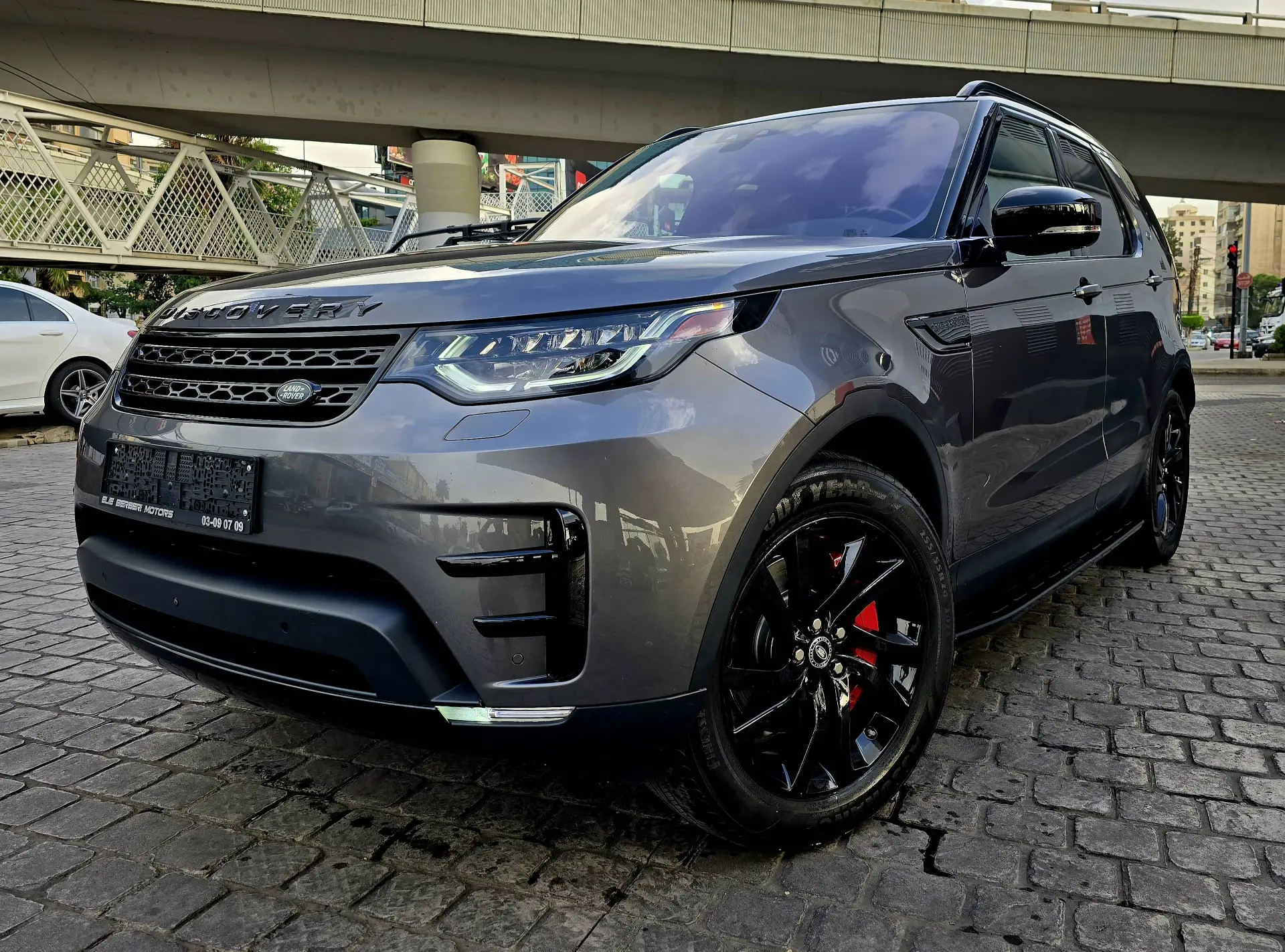 2018 Land Rover Discovery photo 13