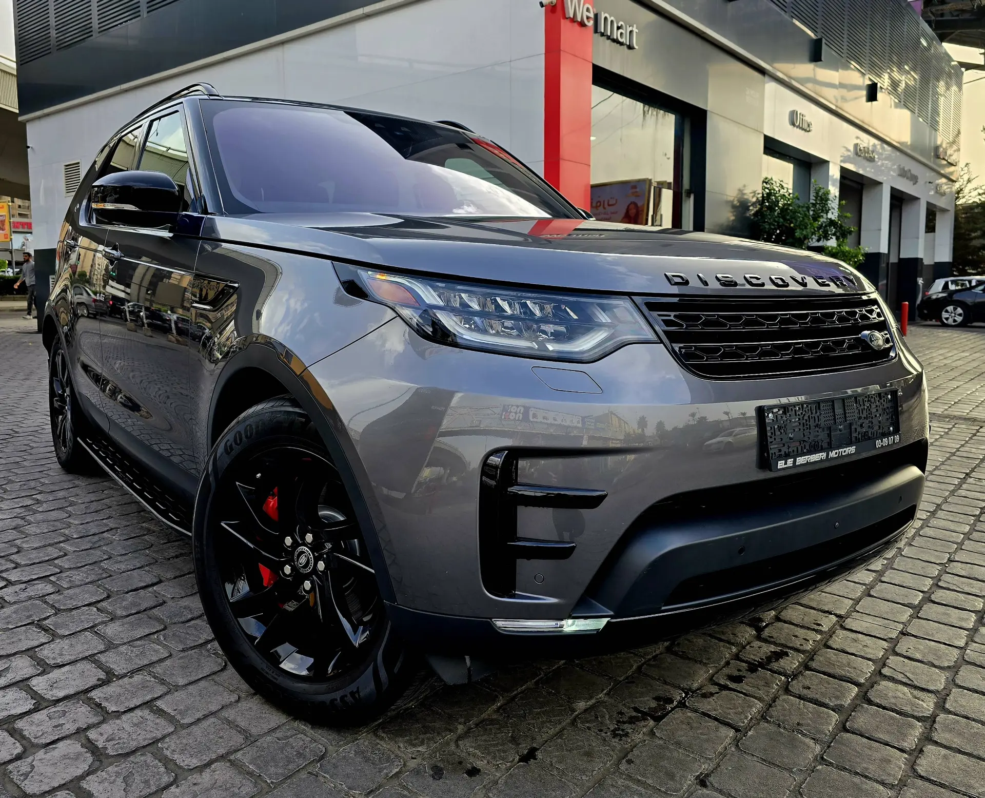 2018 Land Rover Discovery photo 15