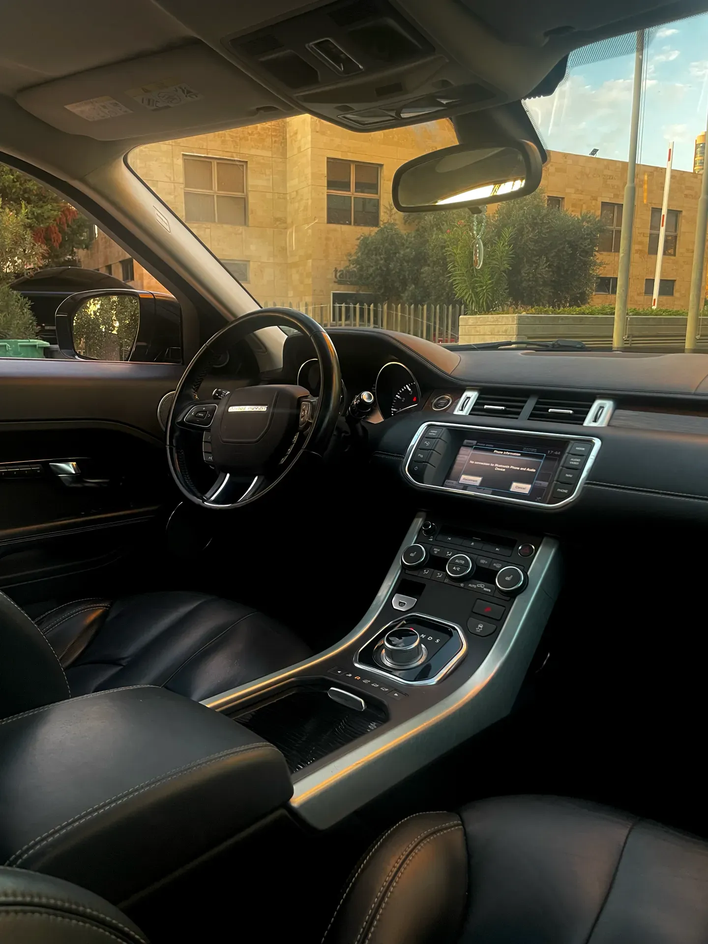 2012 Land Rover Range Rover Evoque photo 12