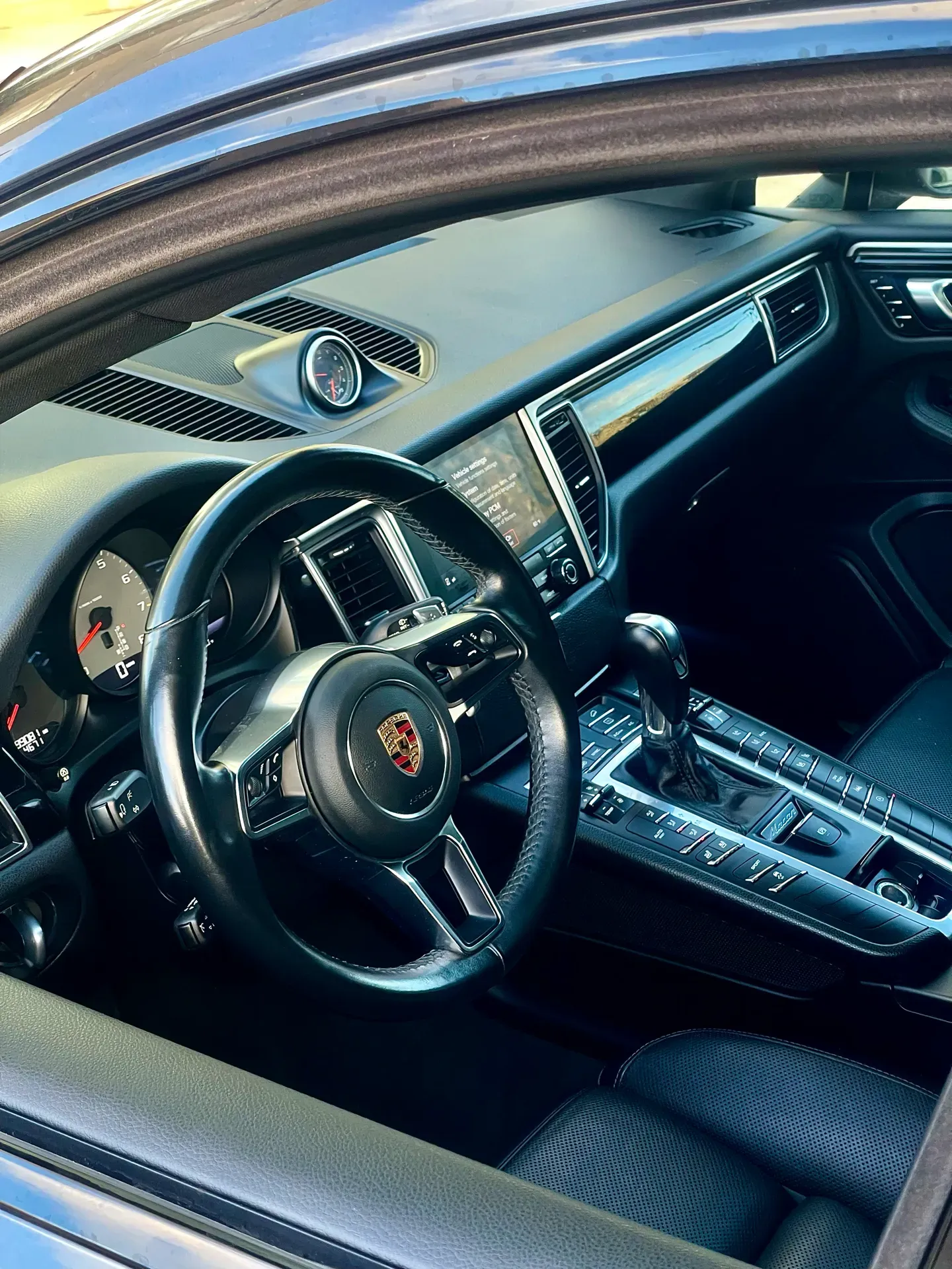 2015 Porsche Macan photo 11