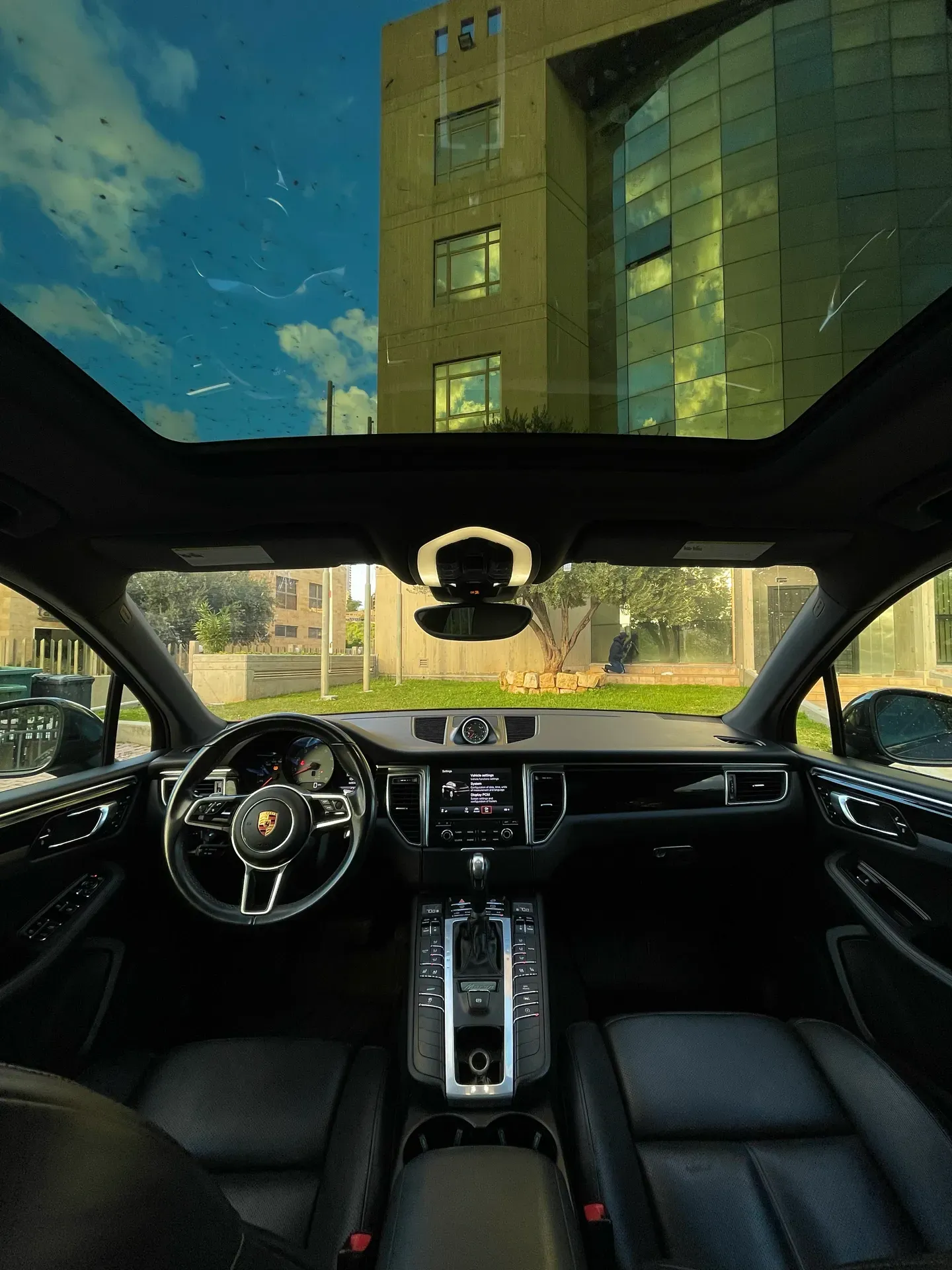 2015 Porsche Macan photo 15
