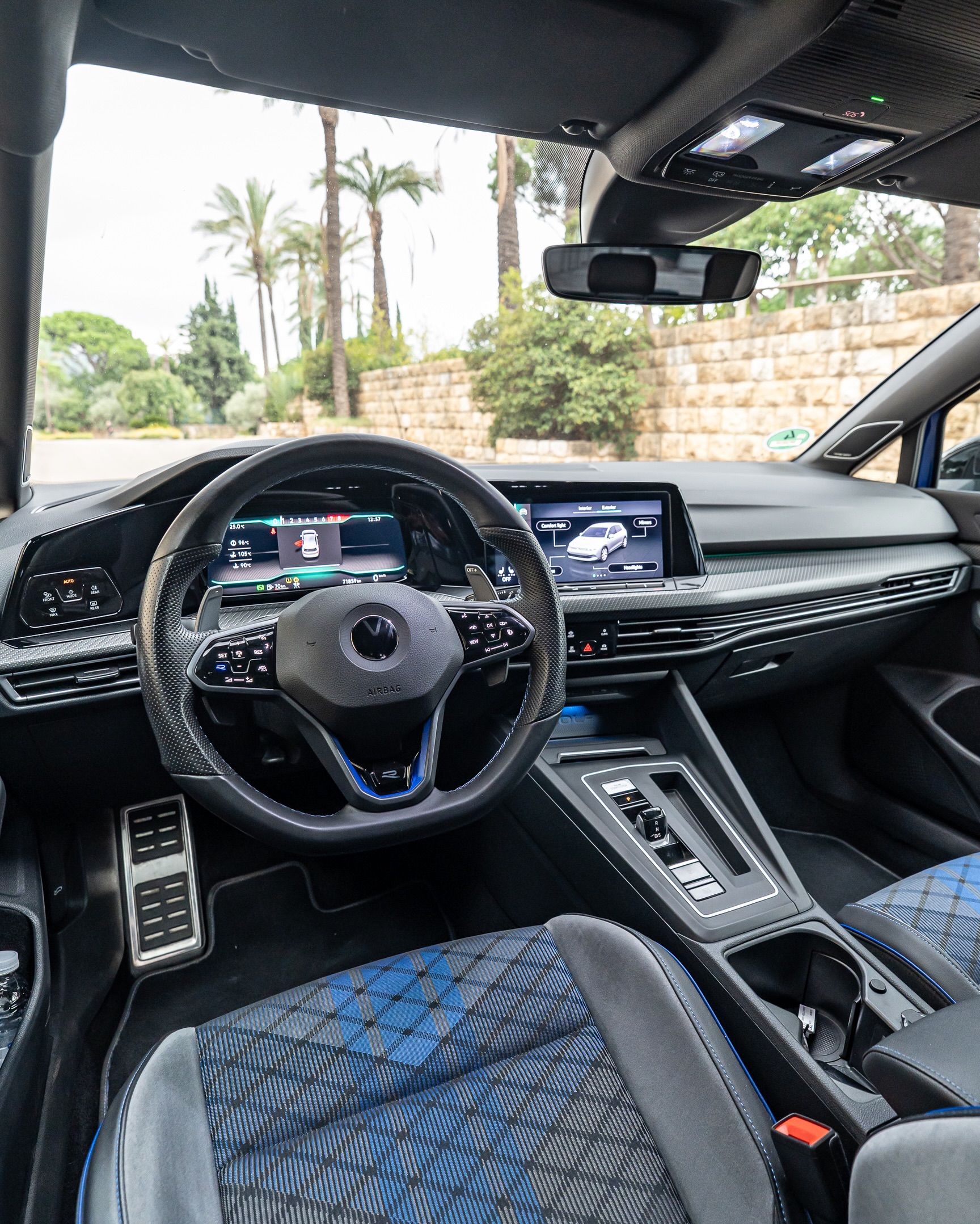 2022 Volkswagen Golf photo 2