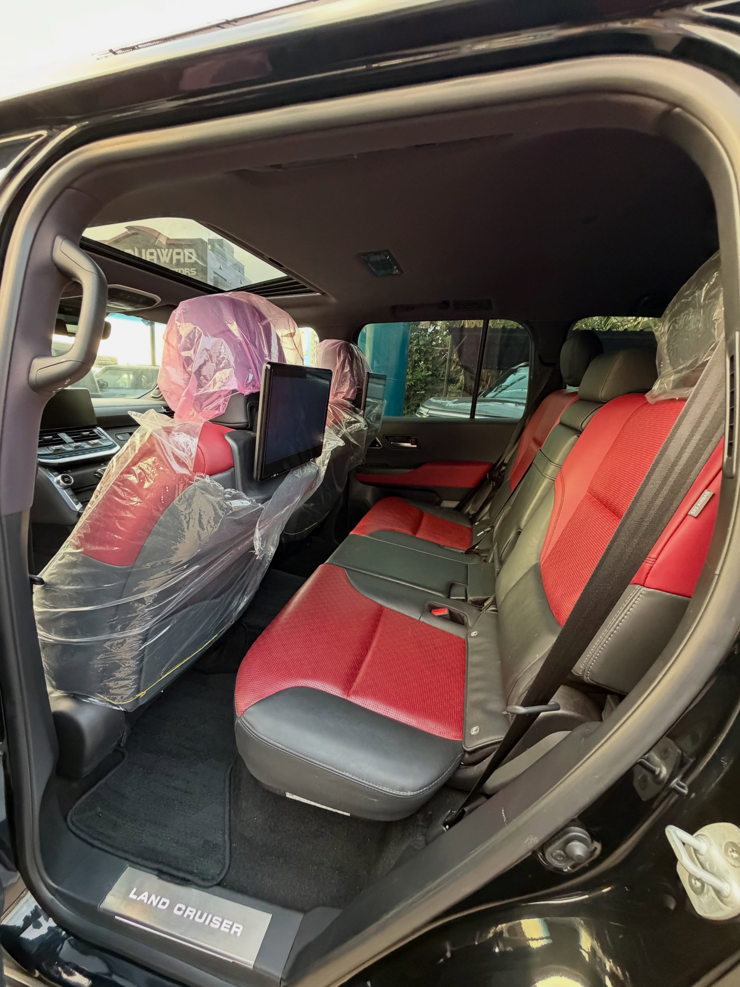2023 Toyota Land Cruiser photo 2