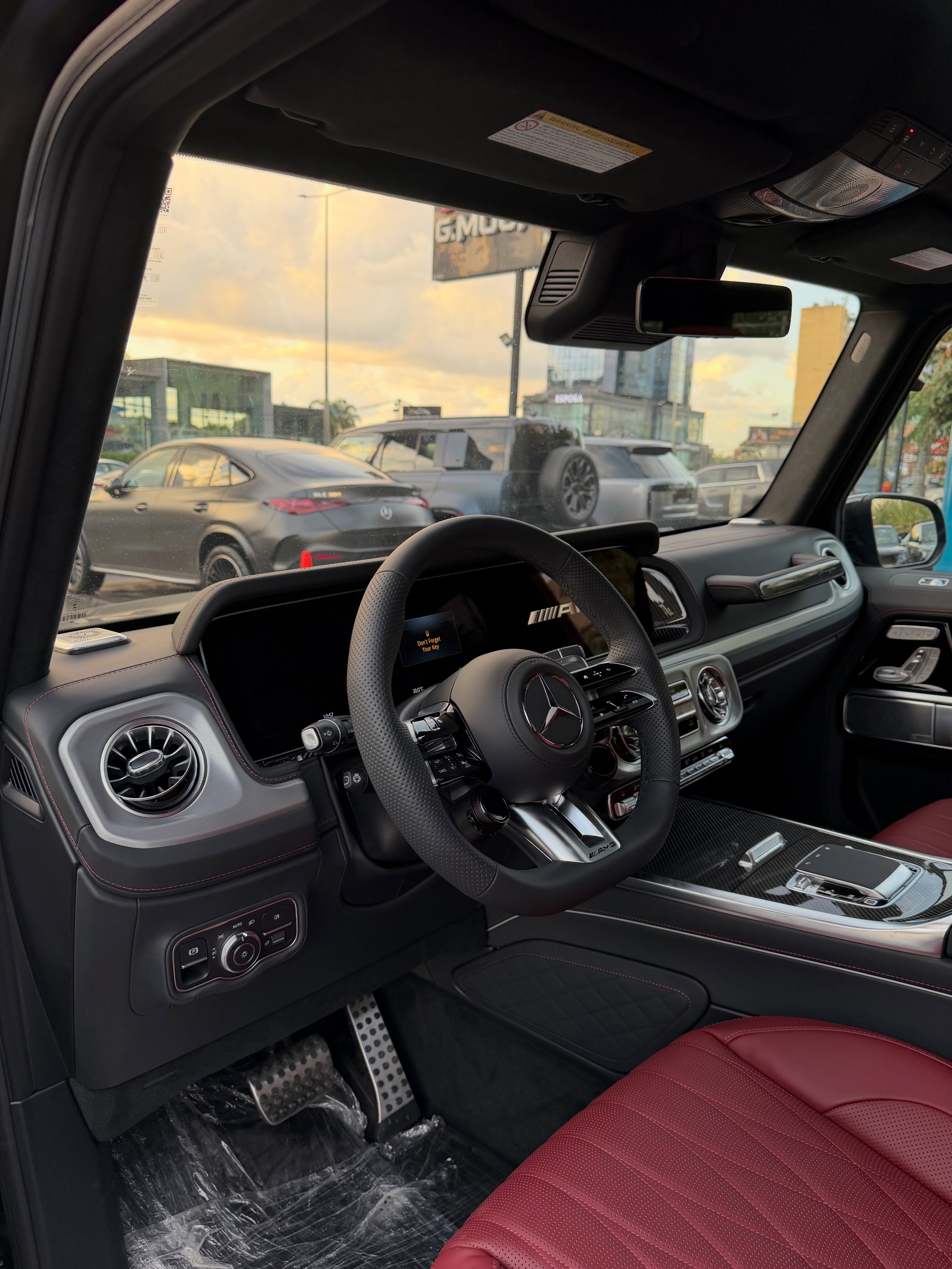2027 Mercedes-Benz G63 4x4 photo 10