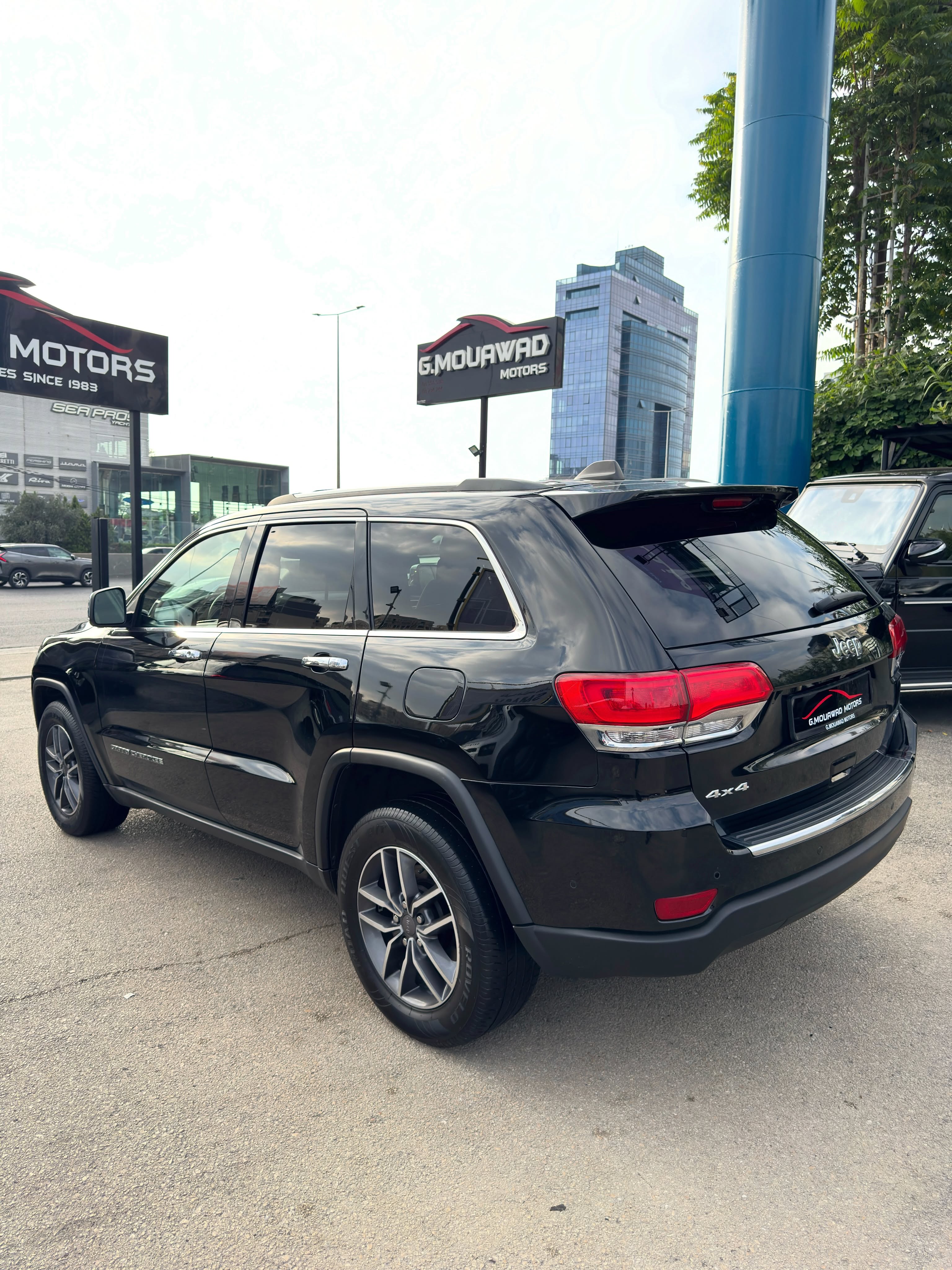 2019 Jeep Grand Cherokee photo 3