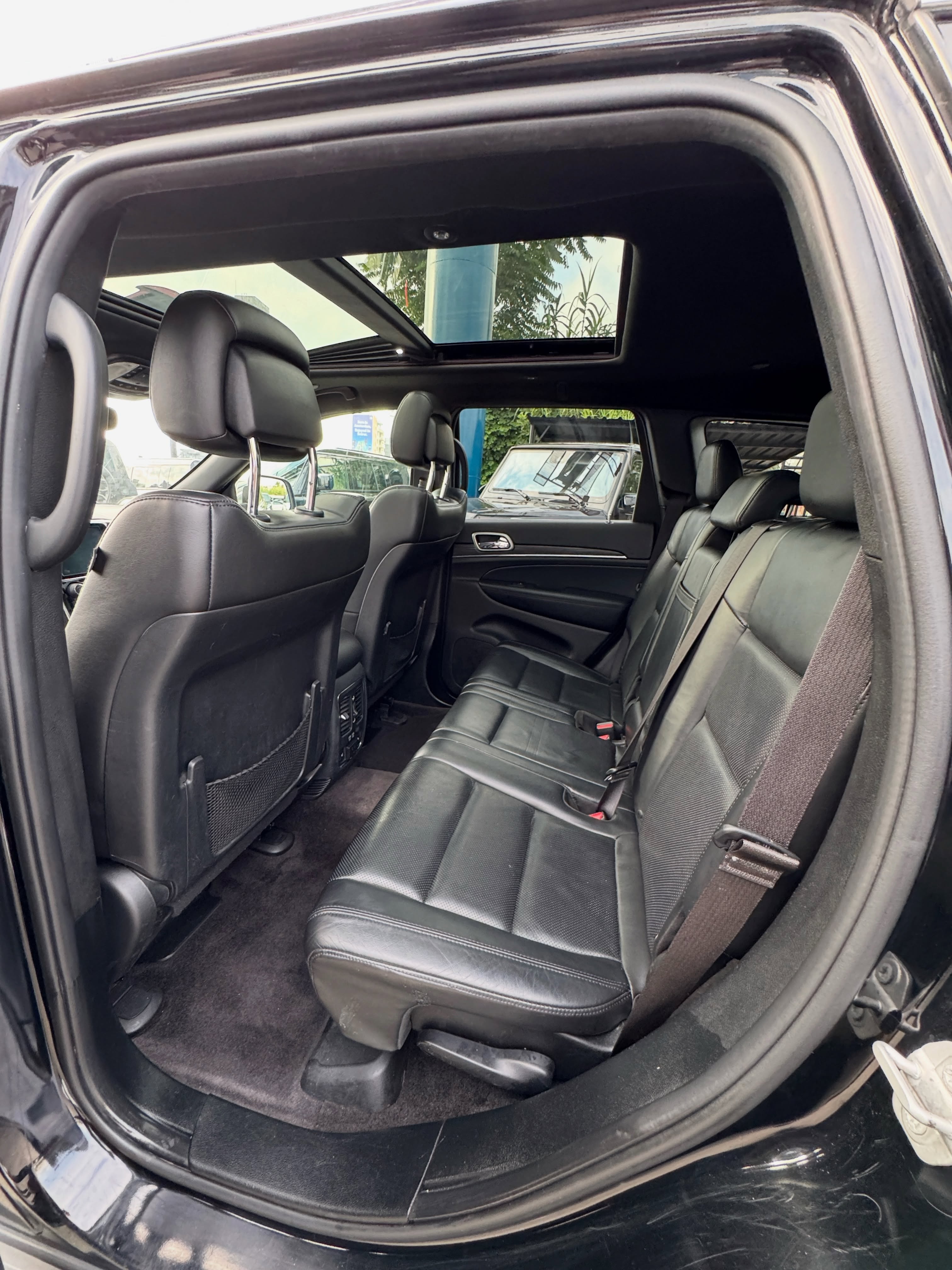 2019 Jeep Grand Cherokee photo 4