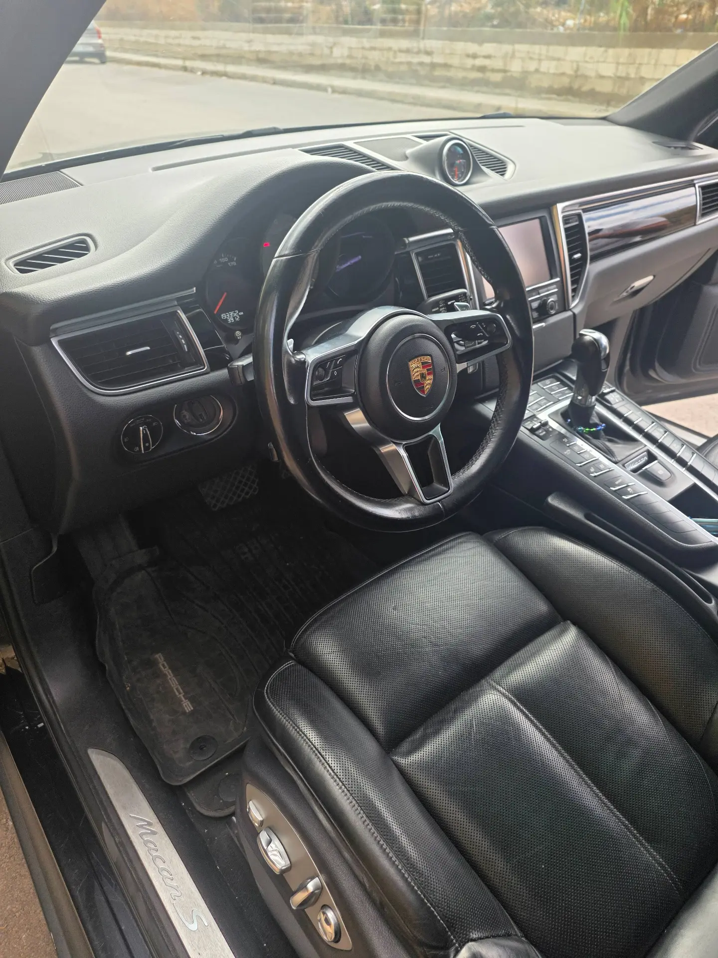 2015 Porsche Macan photo 6