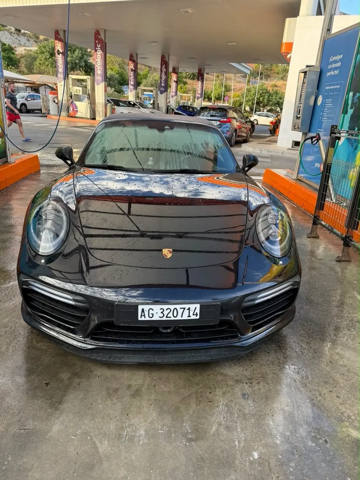 2018 Porsche 911 Turbo S photo 3