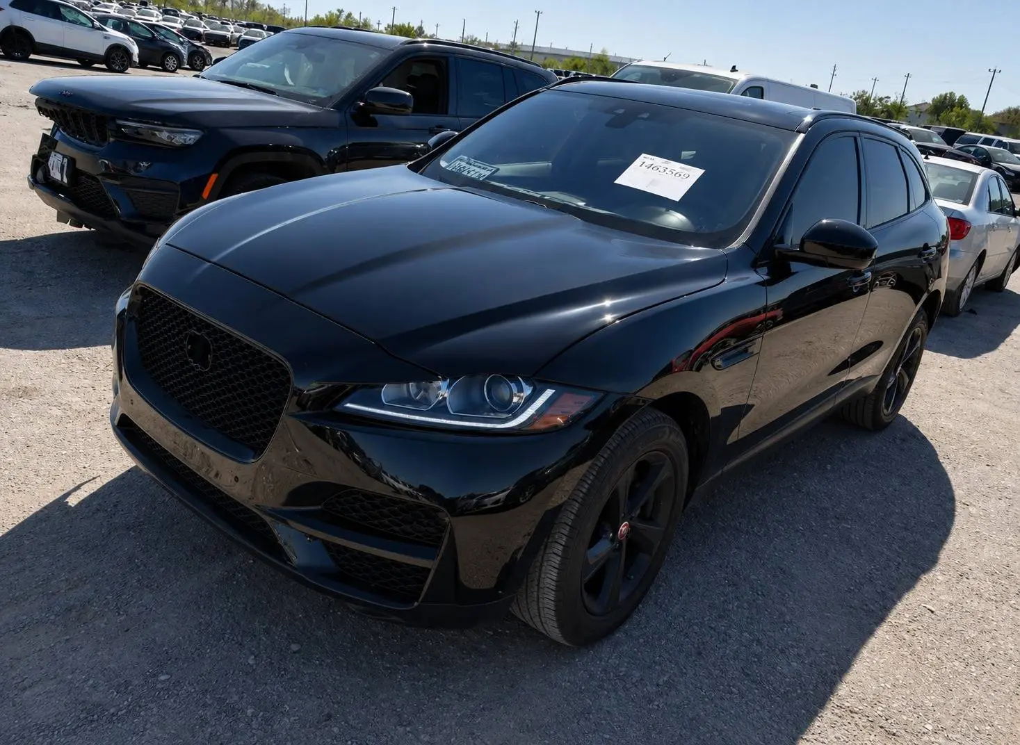 2019 Jaguar F-PACE photo 2