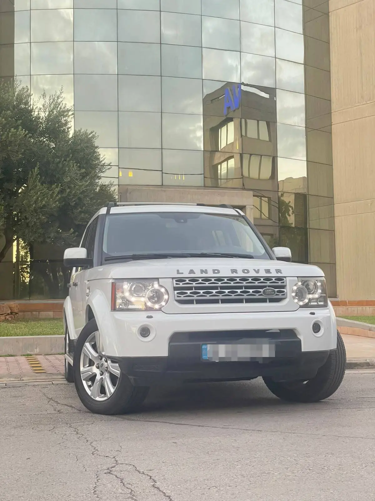 2013 Land Rover LR4 photo 2