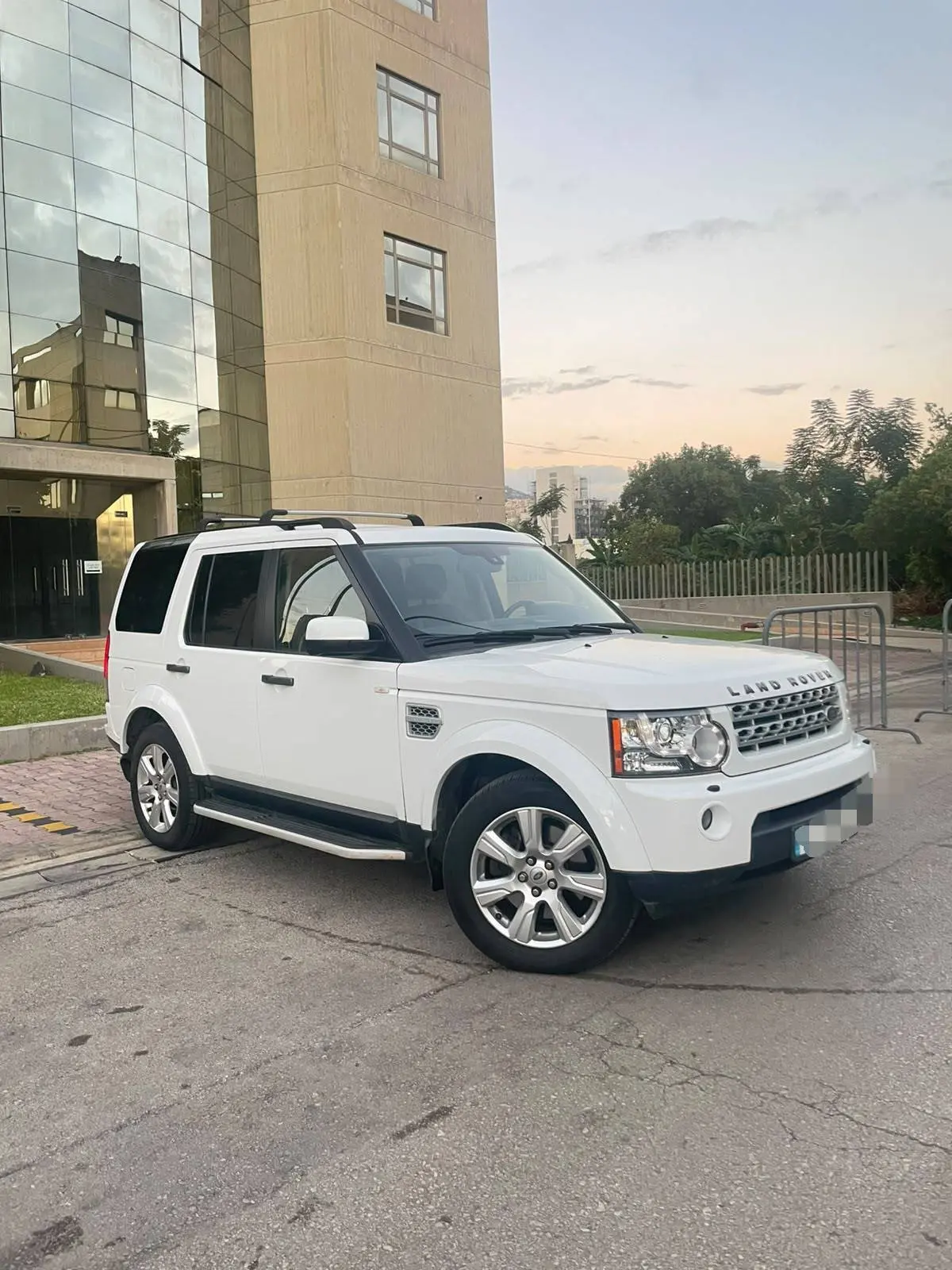 2013 Land Rover LR4 photo 12