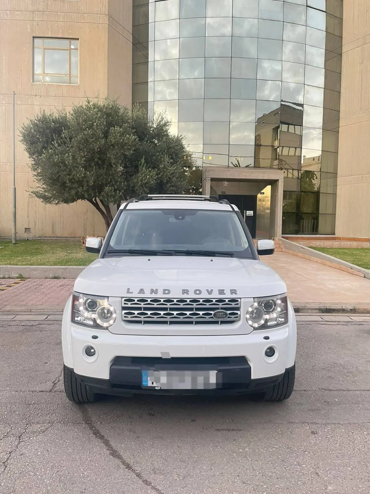 2013 Land Rover LR4 photo 13