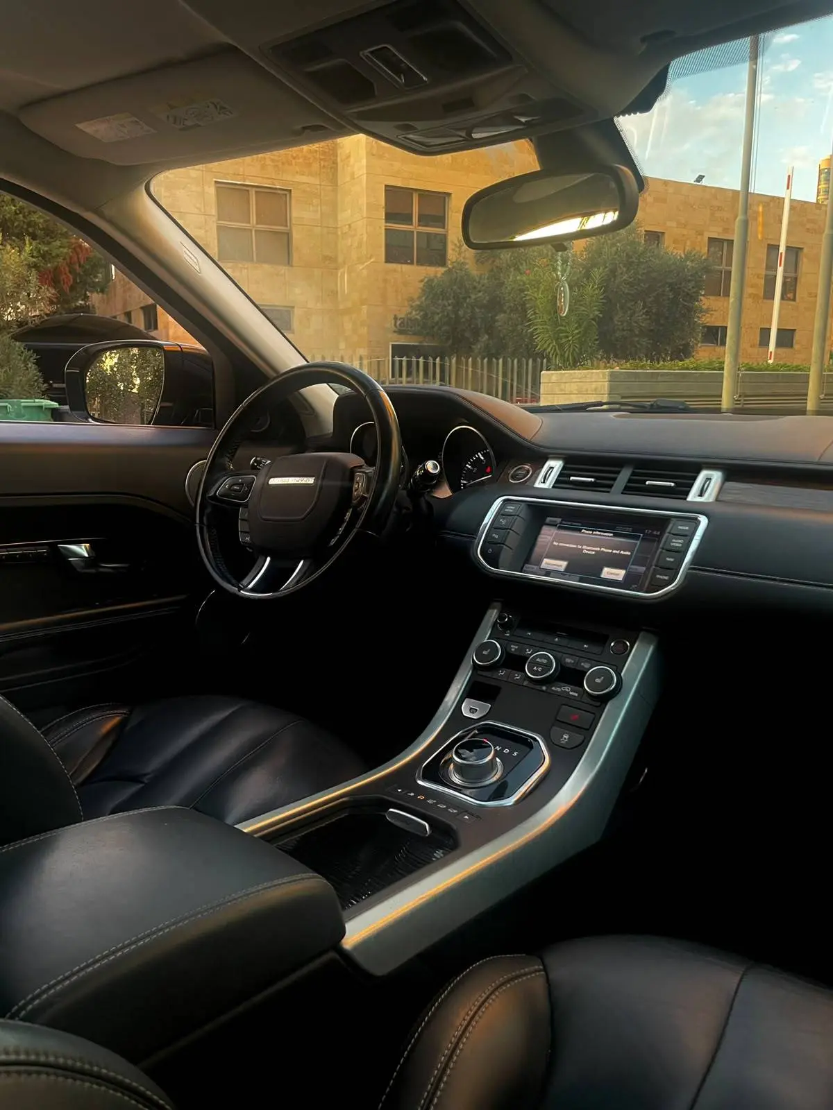 2012 Land Rover Range Rover Evoque photo 4
