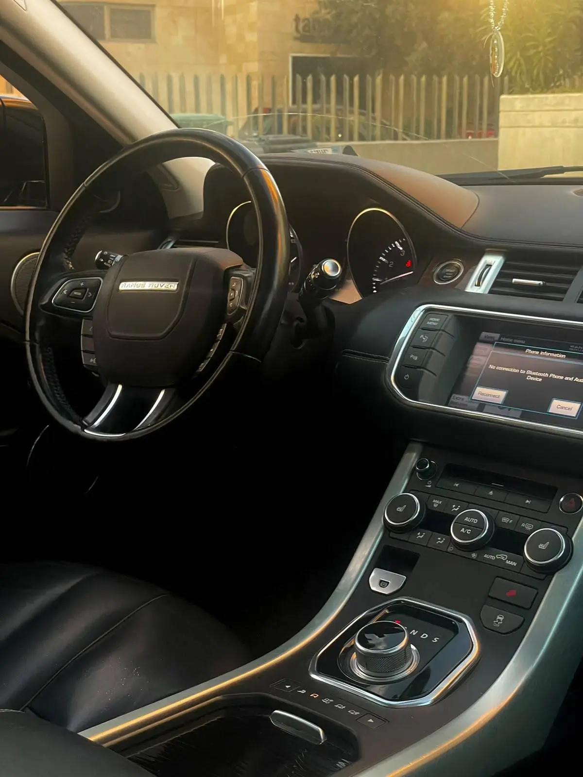 2012 Land Rover Range Rover Evoque photo 9