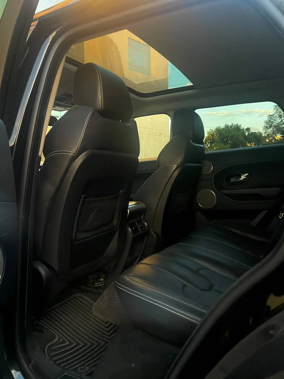 2012 Land Rover Range Rover Evoque photo 10